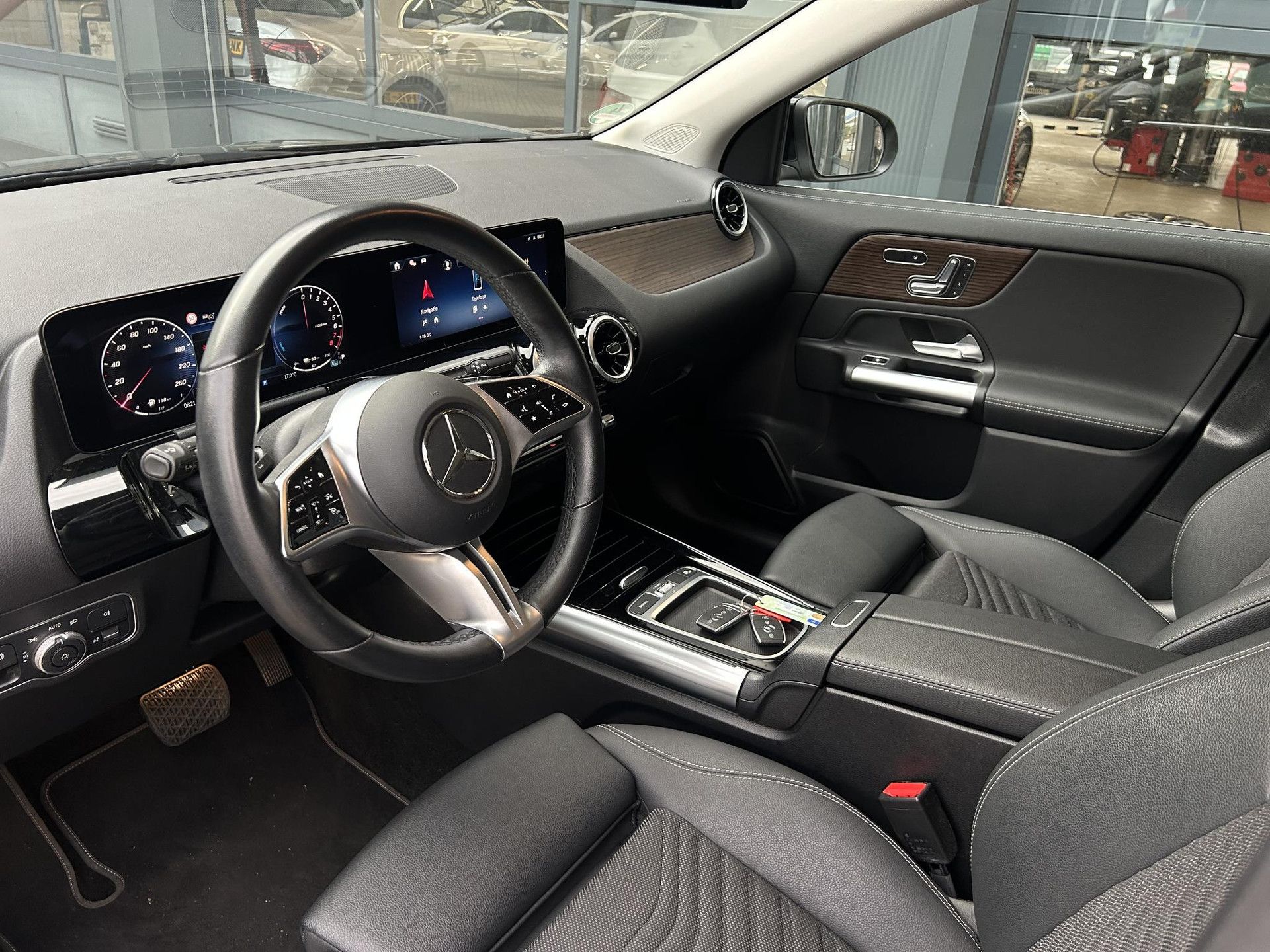 Mercedes-Benz GLA met kenteken HXR-89-D – interieur