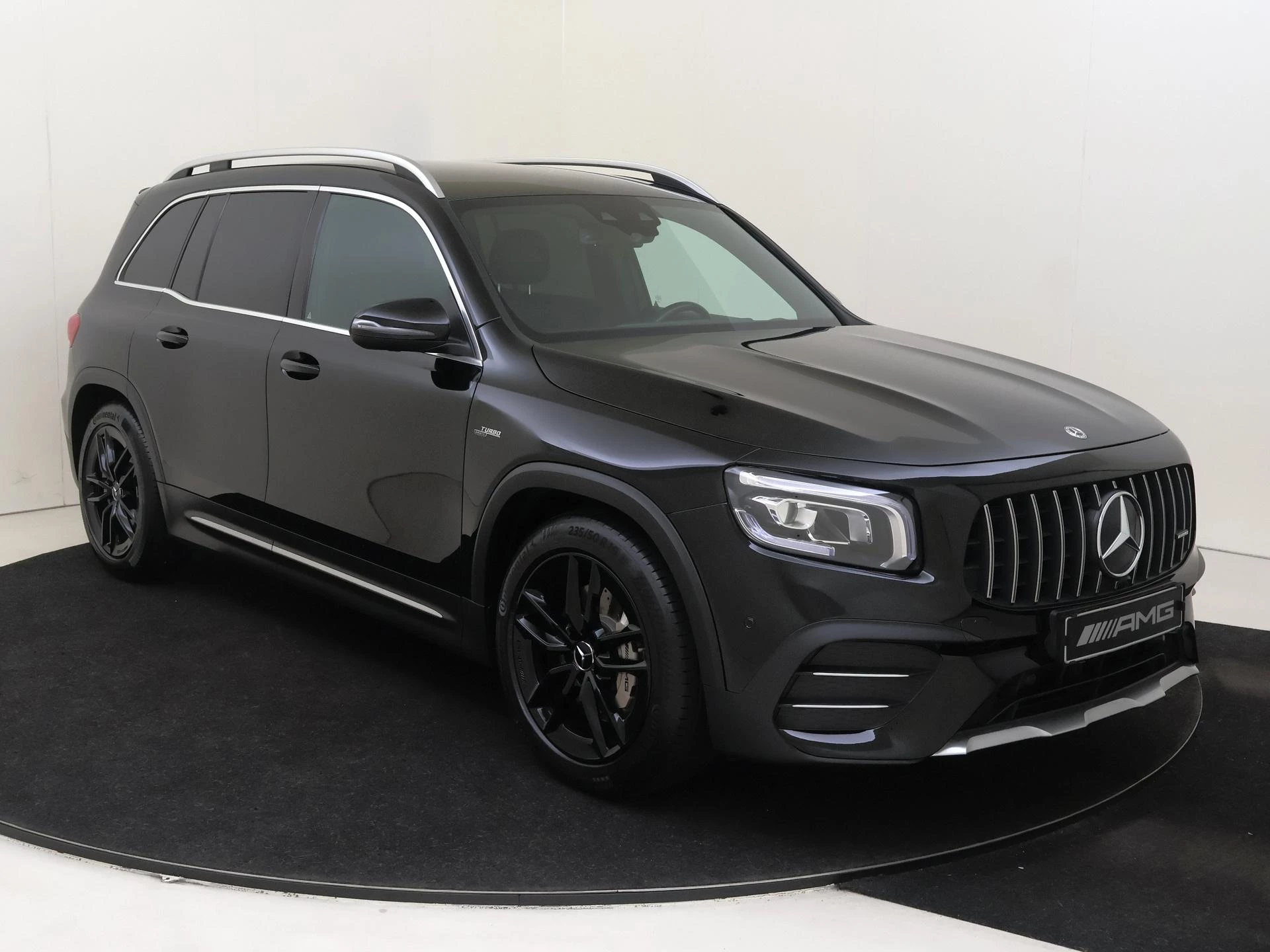 Mercedes-Benz GLB met kenteken K-672-NT – autofoto 3