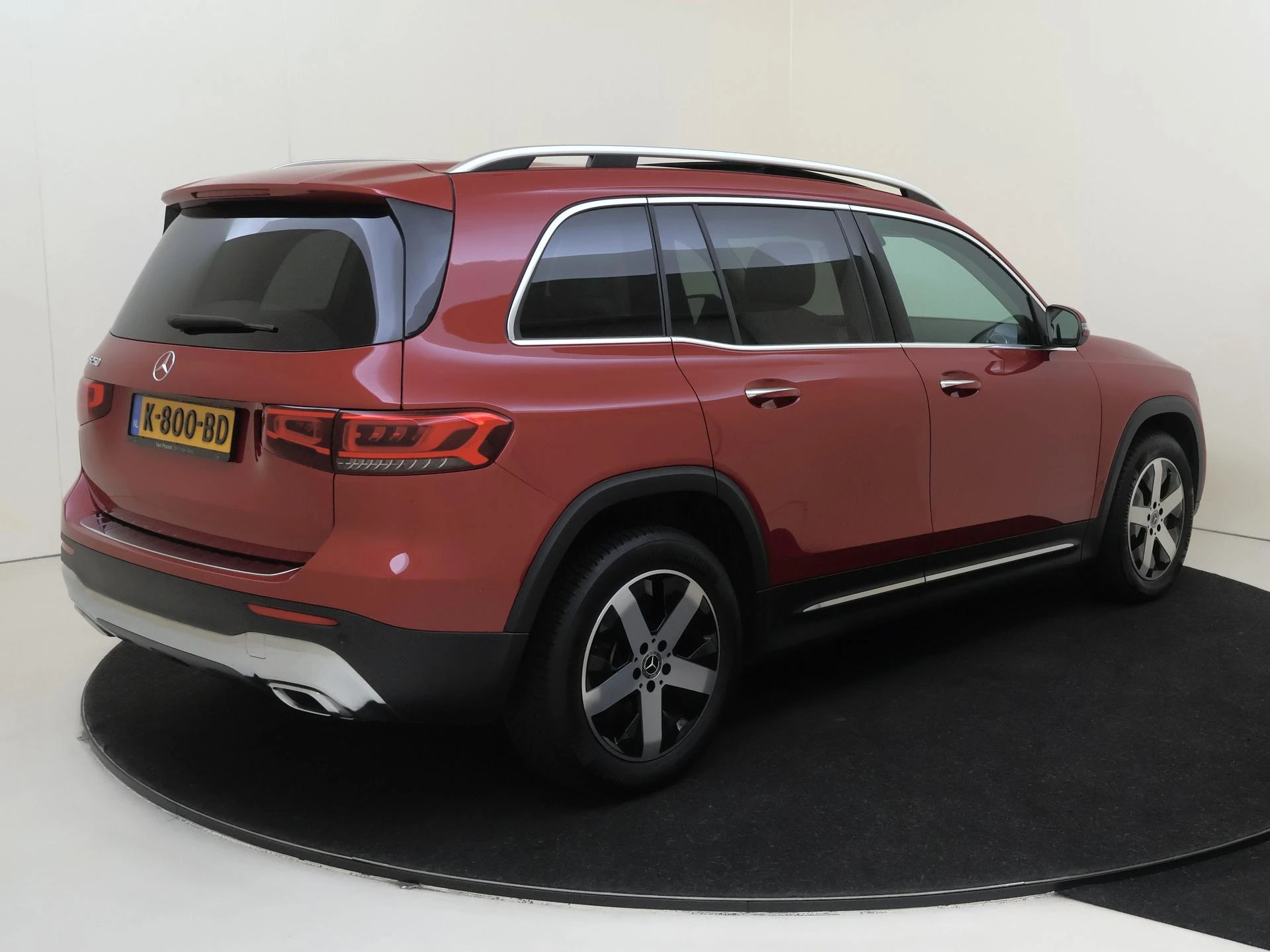 Mercedes-Benz GLB met kenteken K-800-BD – autofoto 5