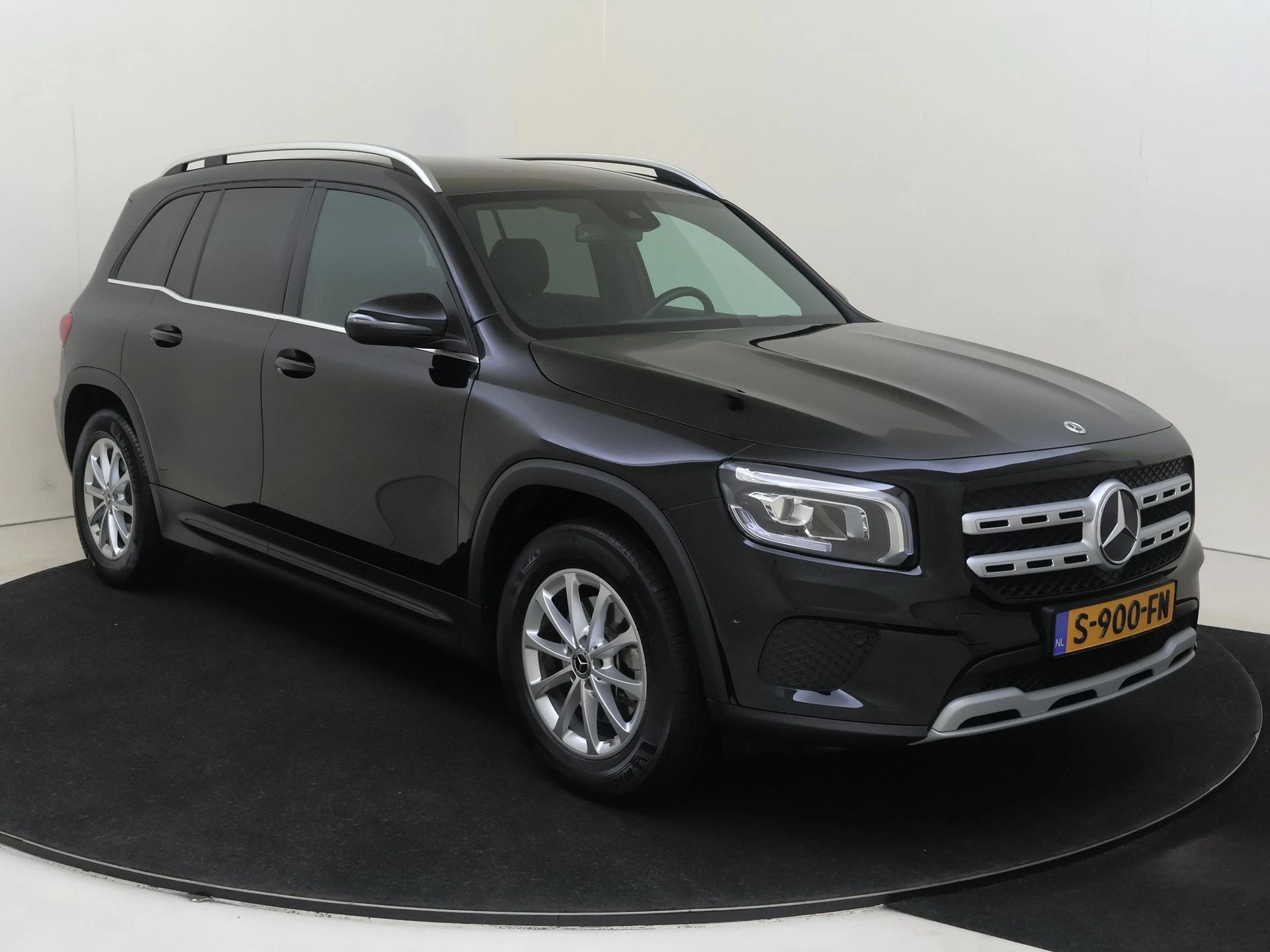 Mercedes-Benz GLB met kenteken S-900-FN – autofoto 3