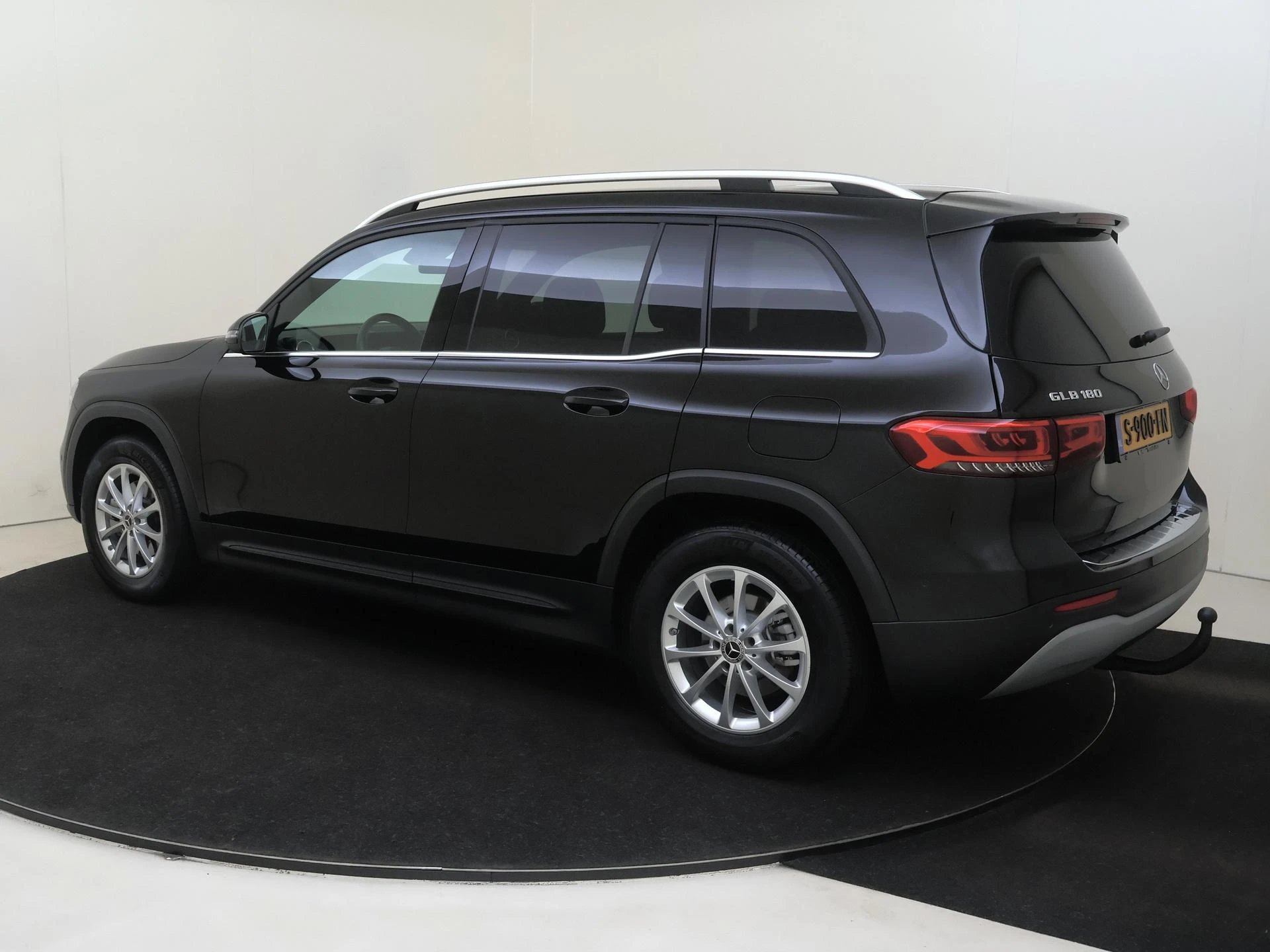 Mercedes-Benz GLB met kenteken S-900-FN – autofoto 4