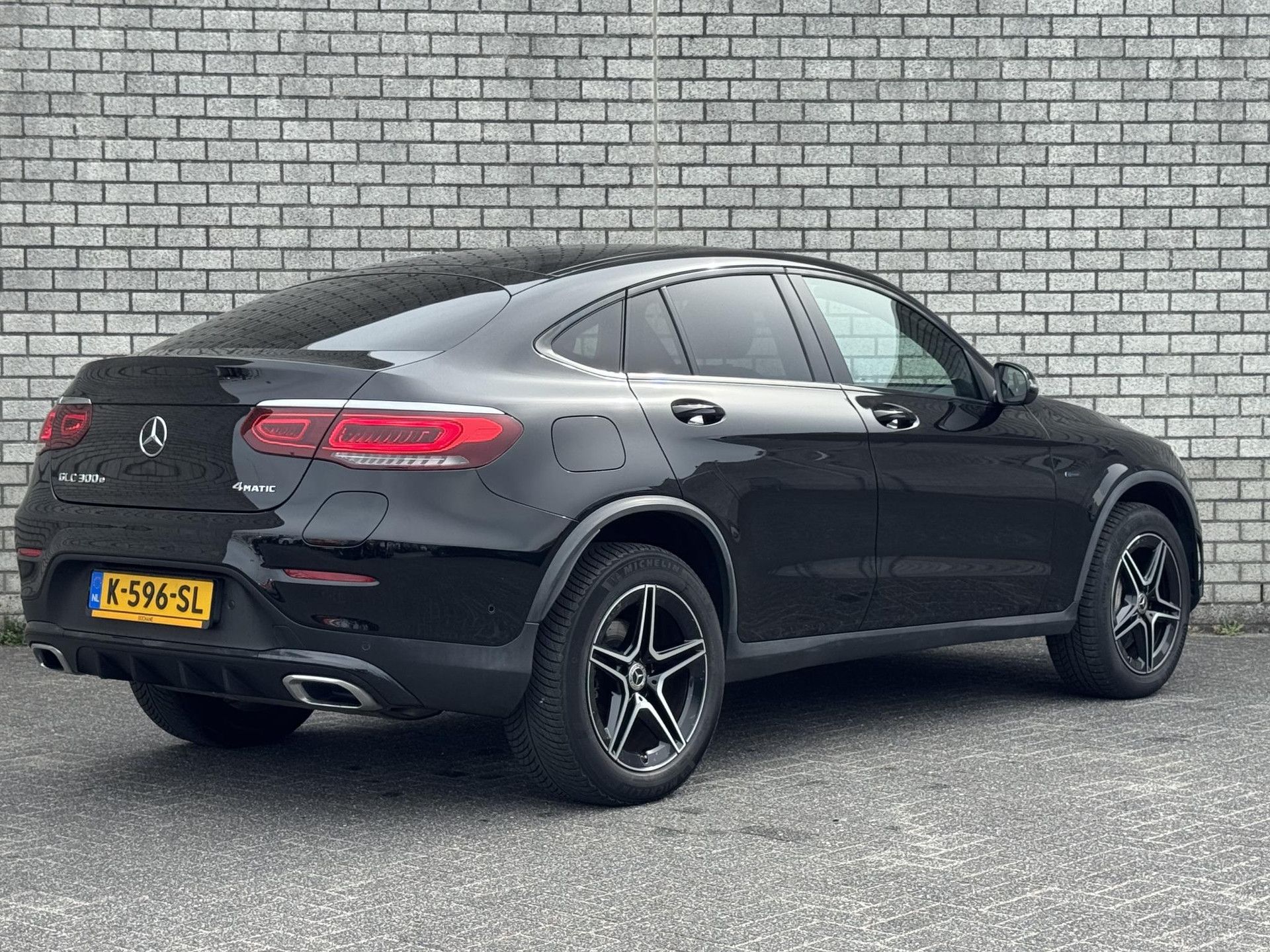 Mercedes-Benz GLC met kenteken K-596-SL – achteraanzicht