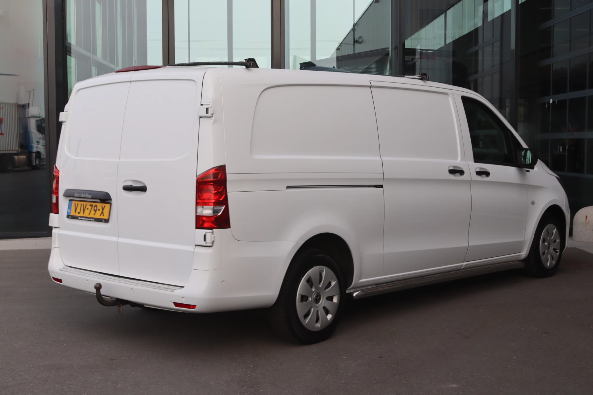 Mercedes-Benz Vito met kenteken 56100 – autofoto 4