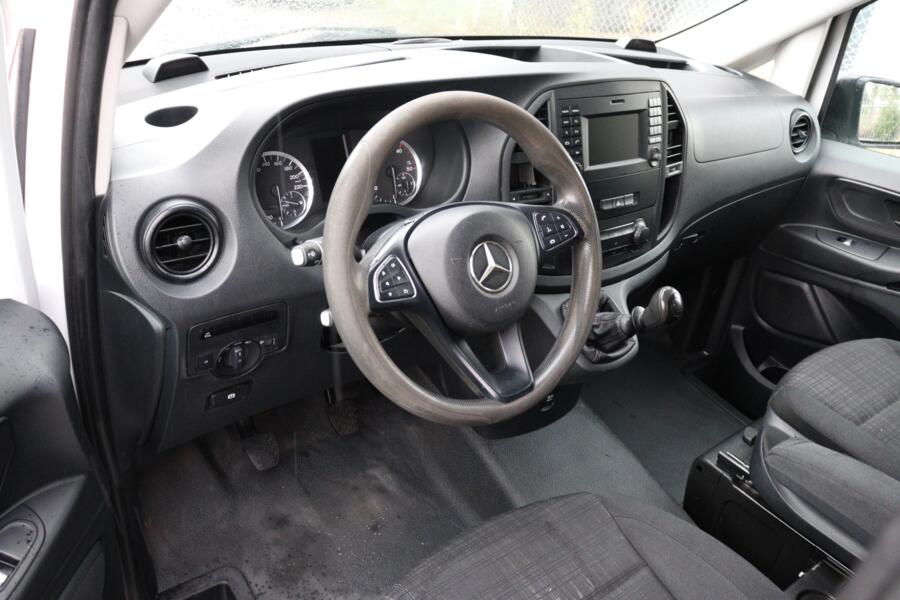 Mercedes-Benz Vito met kenteken VR-762-G – achteraanzicht