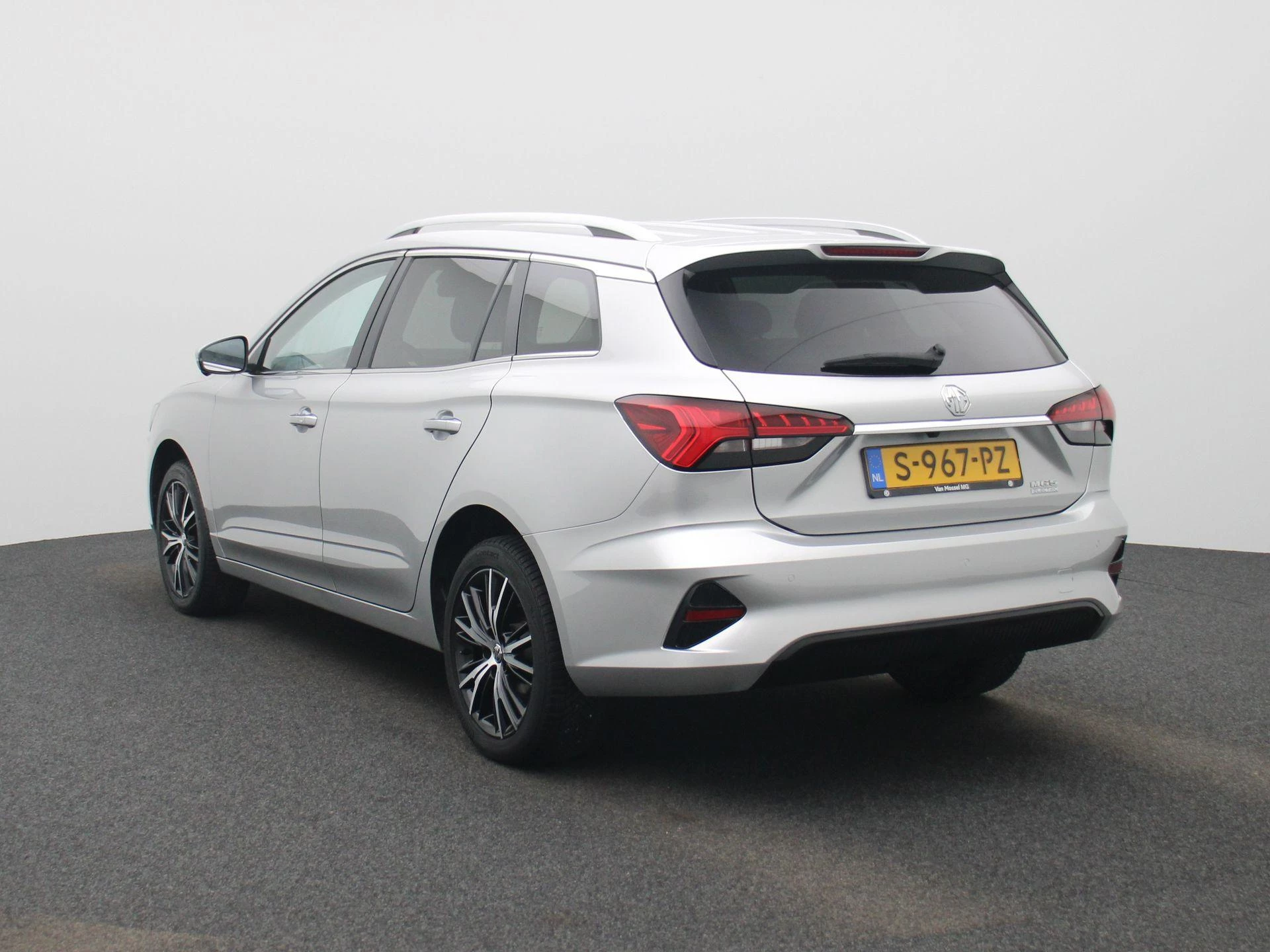 MG MG5 – autofoto 3