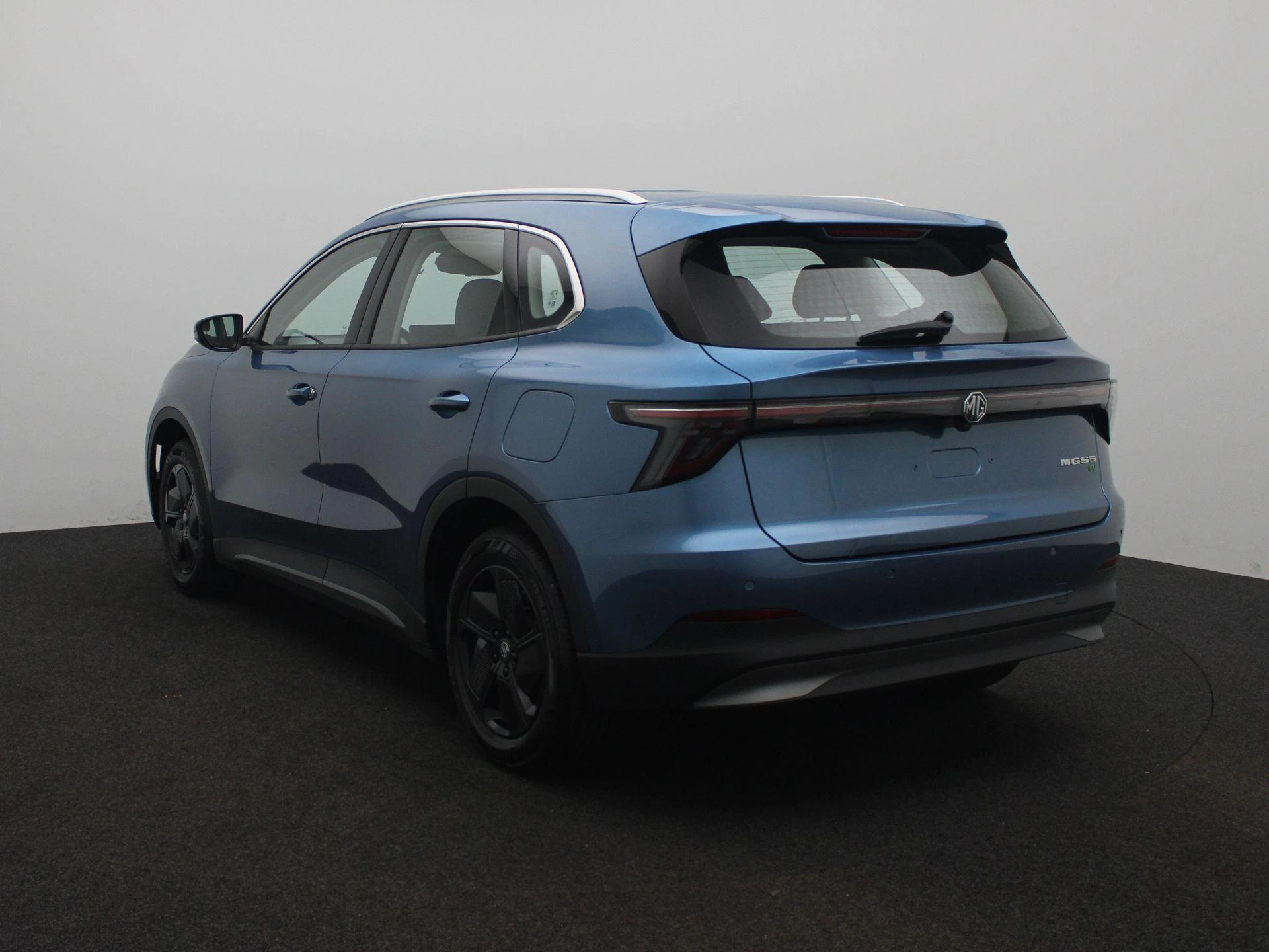MG MGS5EV – autofoto 4