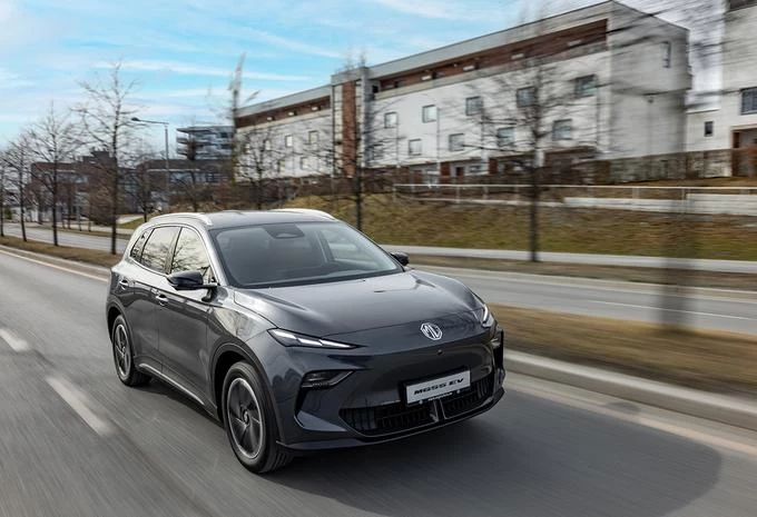 MG MGS5EV – autofoto 5