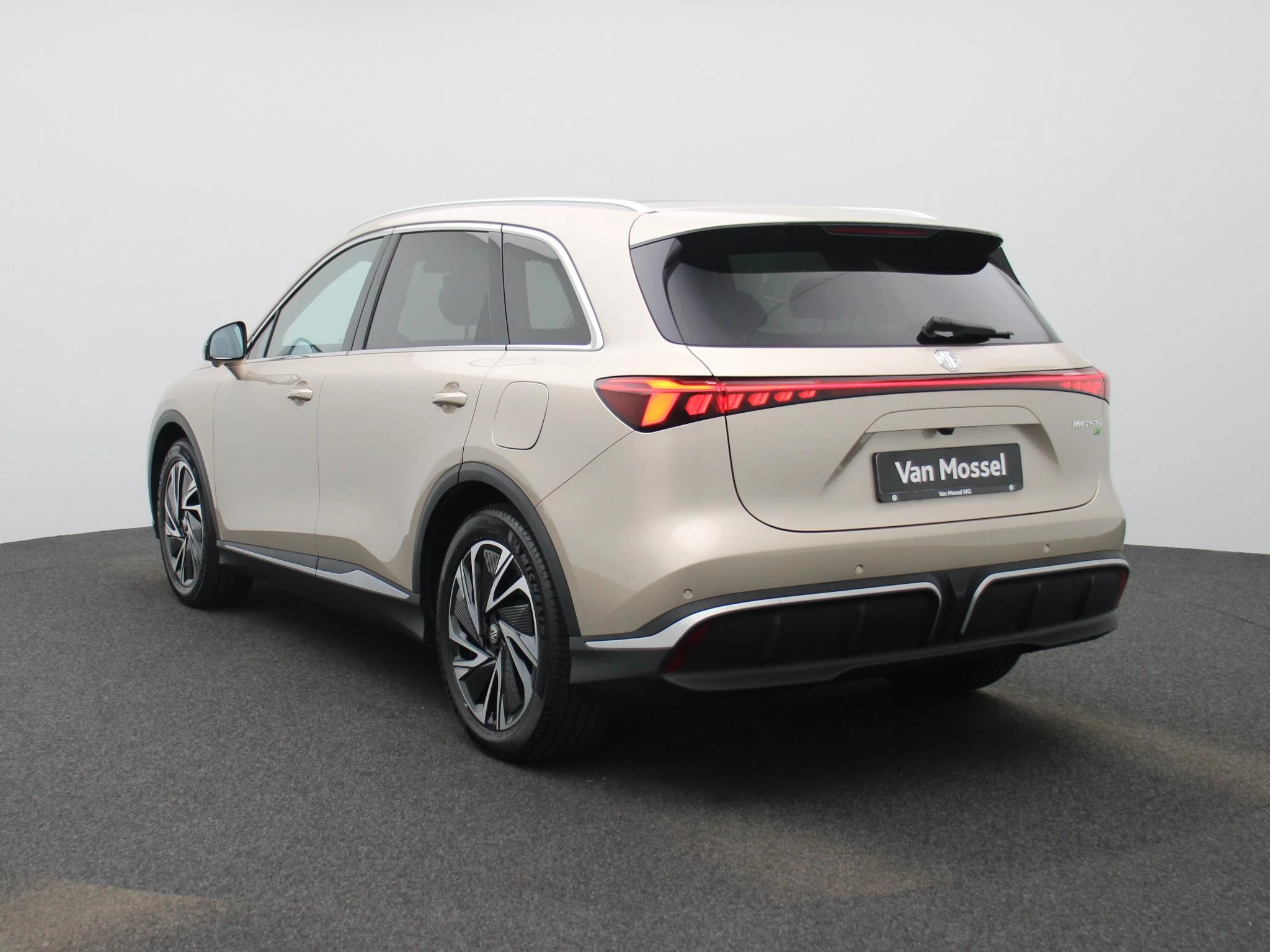 MG MGS6EV – autofoto 4
