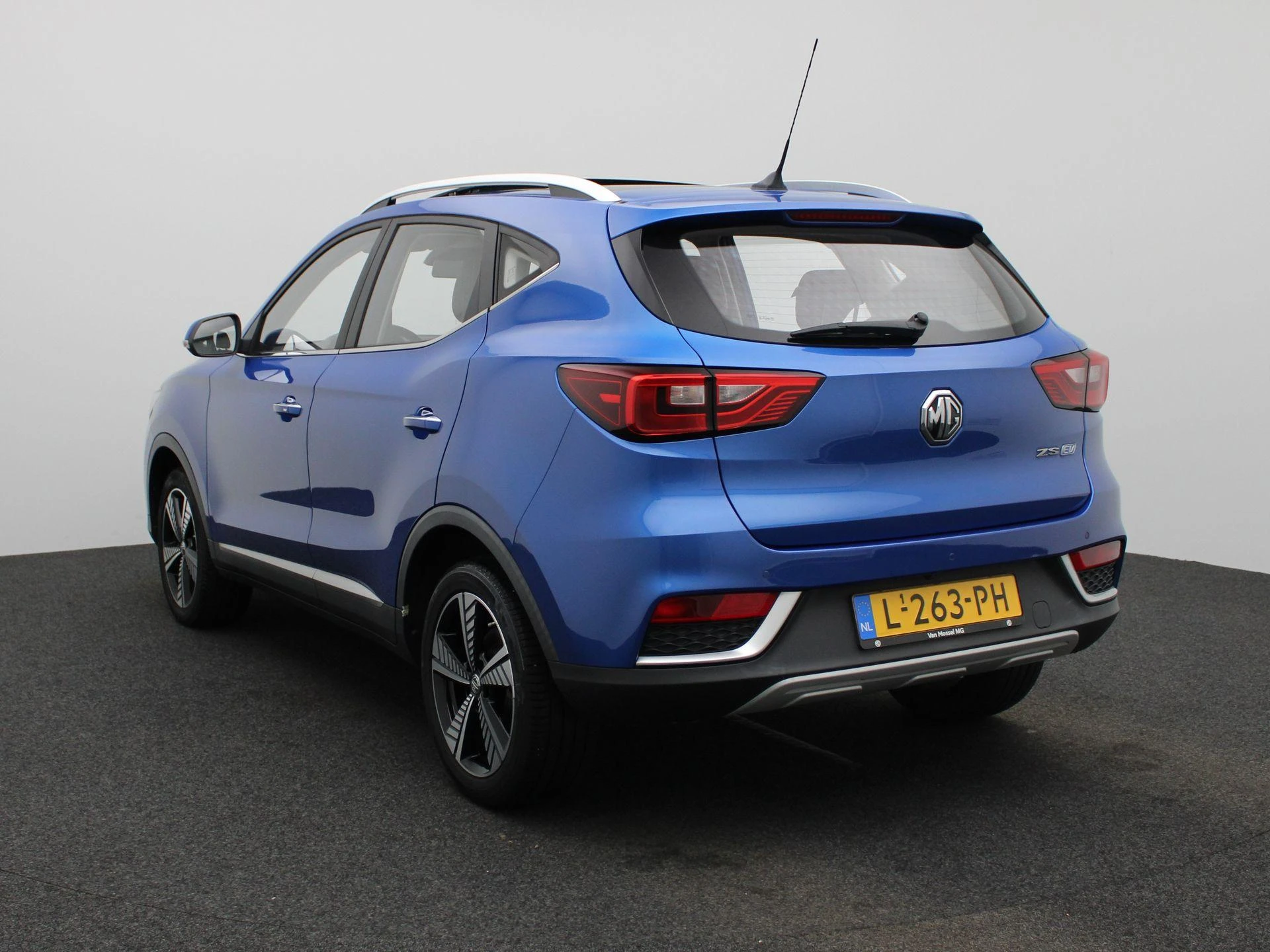 MG ZSEV – autofoto 3