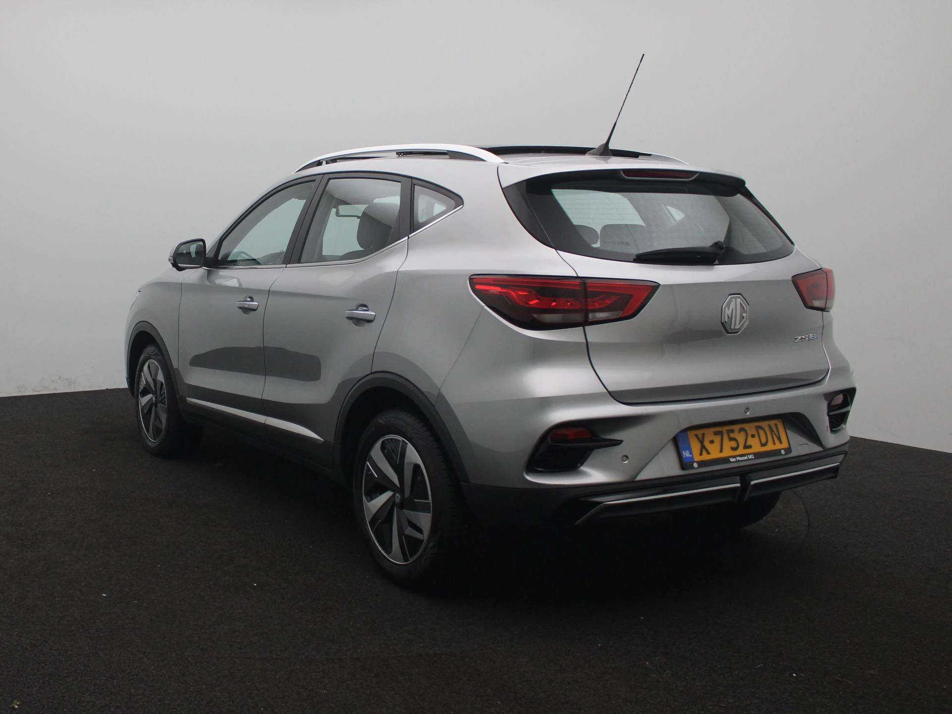 MG ZSEV – autofoto 3