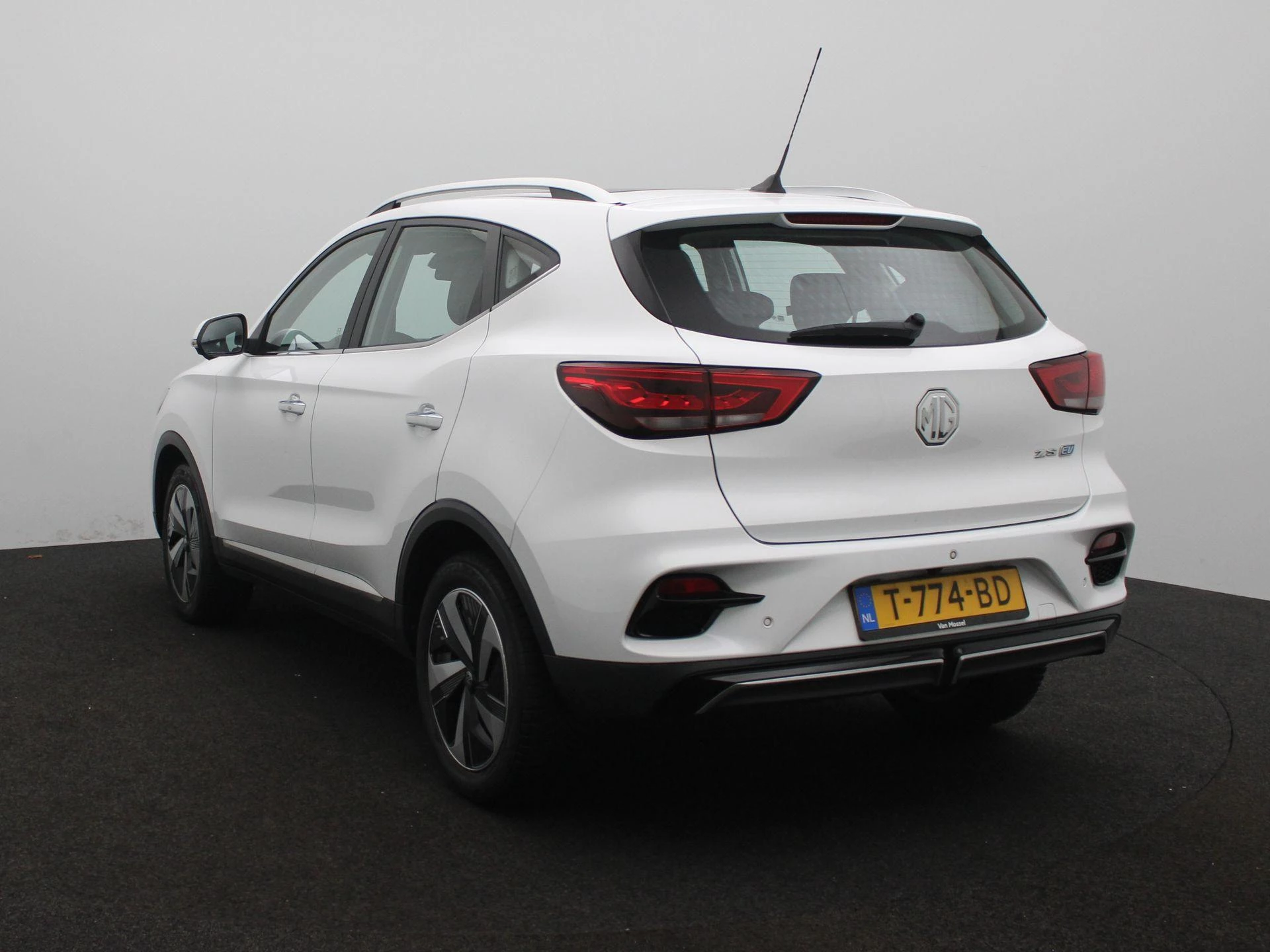 MG ZSEV – autofoto 4