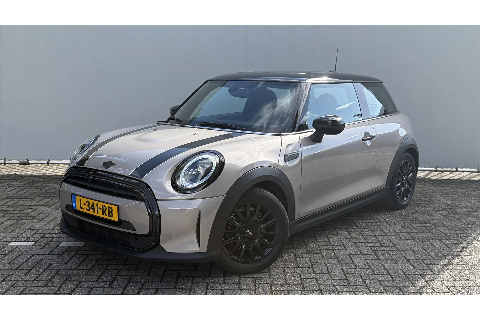 MINI 3-Deurs financial lease – kenteken L-341-RB