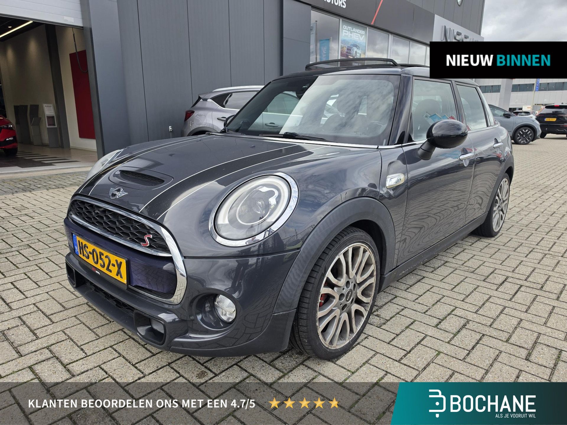 MINI 5-Deurs met kenteken HS-052-X – vooraanzicht
