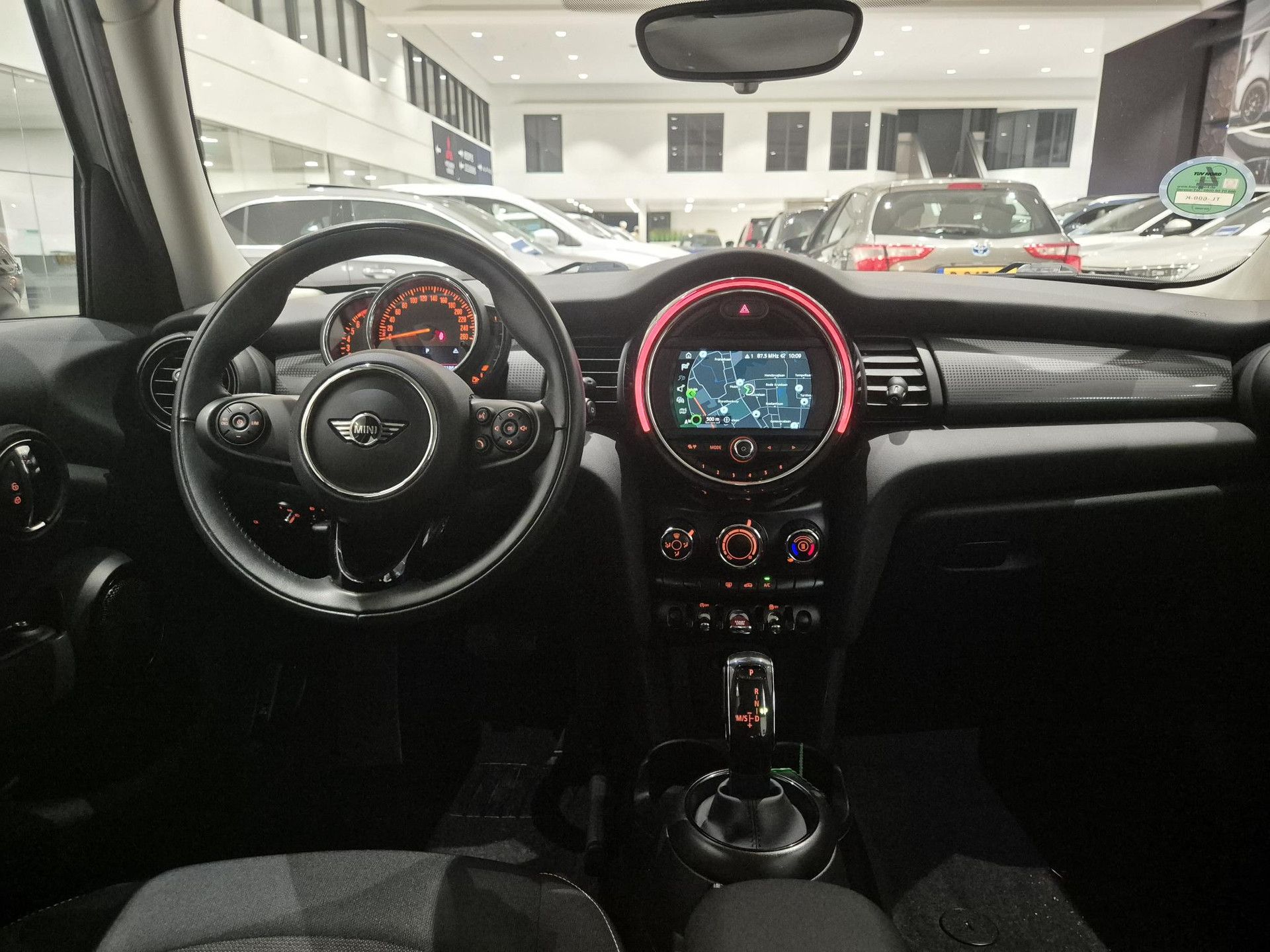 MINI 5-Deurs met kenteken TL-600-K – interieur