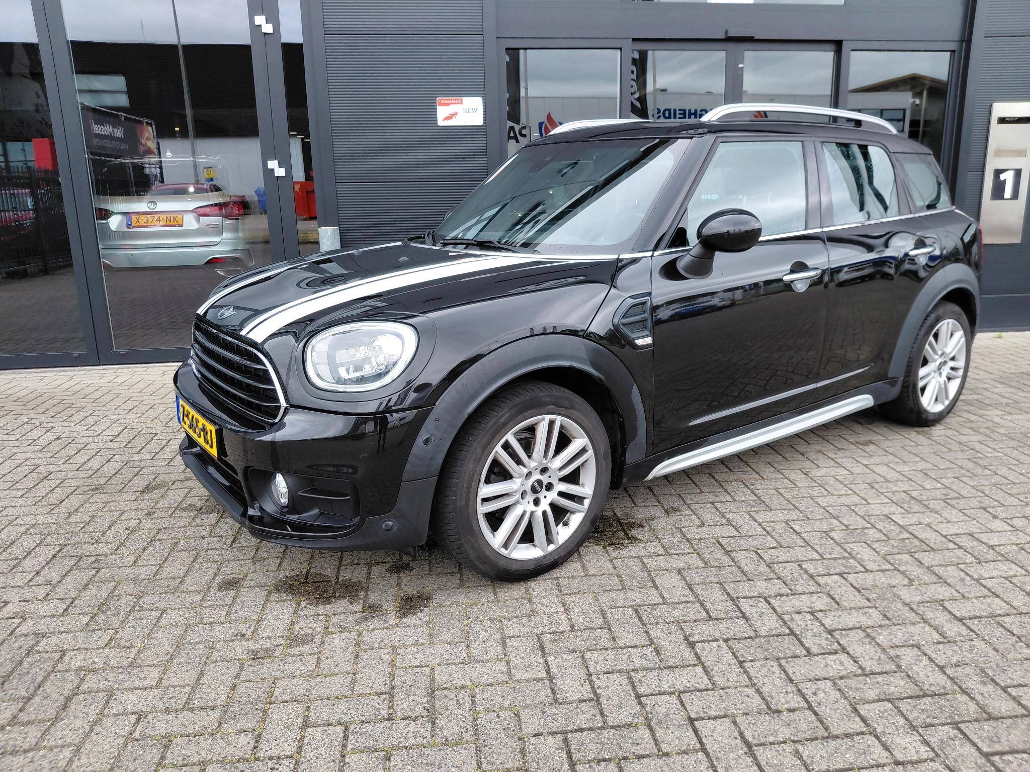 MINI Countryman met kenteken 55100 – autofoto 4
