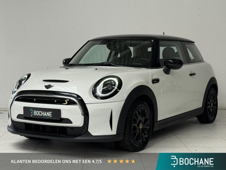MINI Electric met kenteken T-966-NR – vooraanzicht