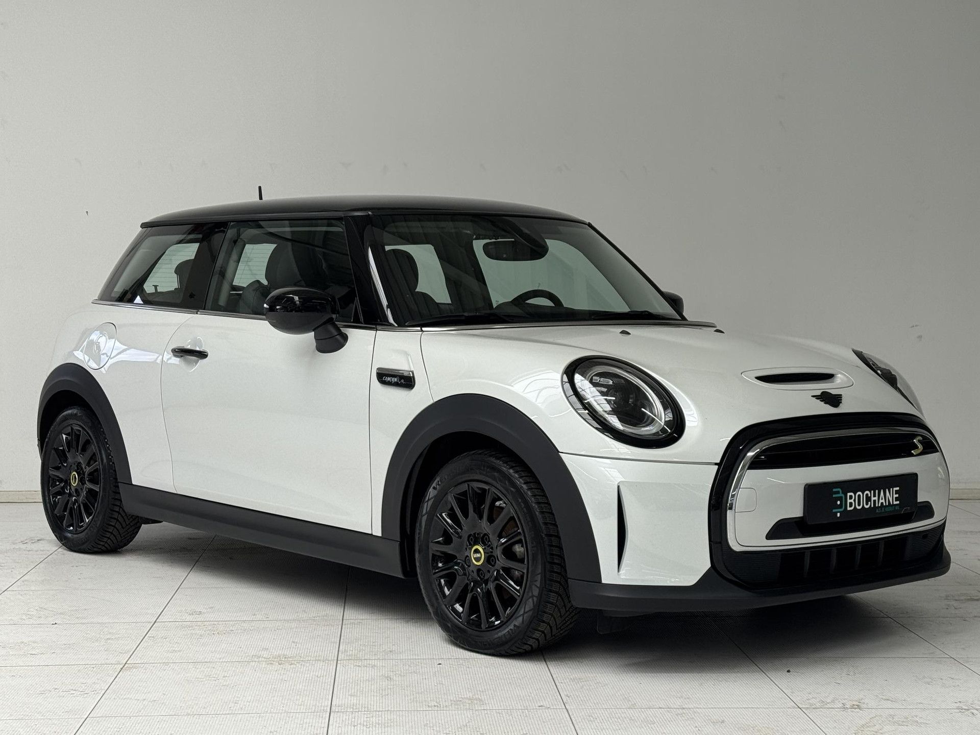 MINI Electric met kenteken T-966-NR – dashboard