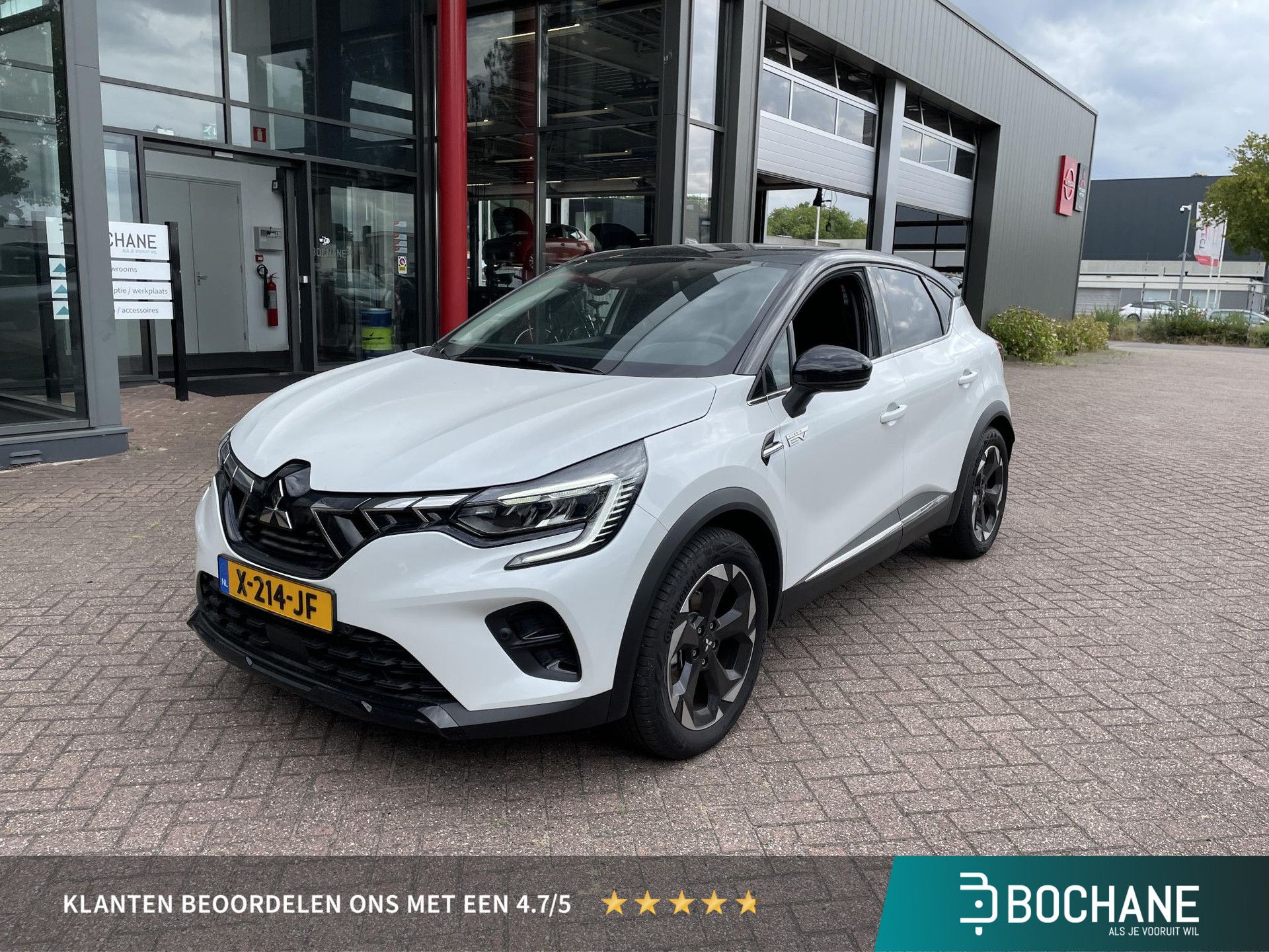 Mitsubishi ASX met kenteken X-214-JF – vooraanzicht