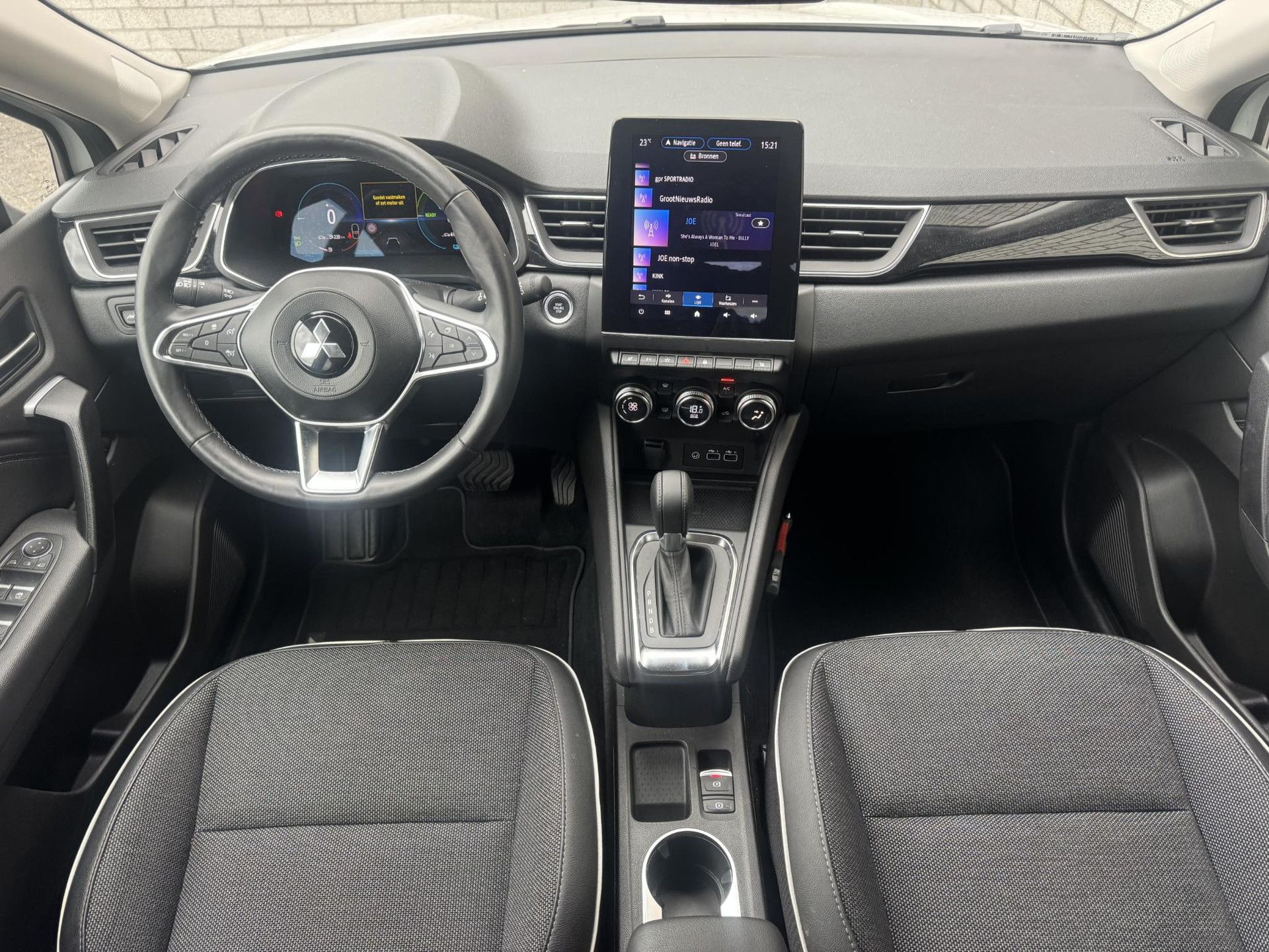 Mitsubishi ASX met kenteken Z-089-BT – interieur