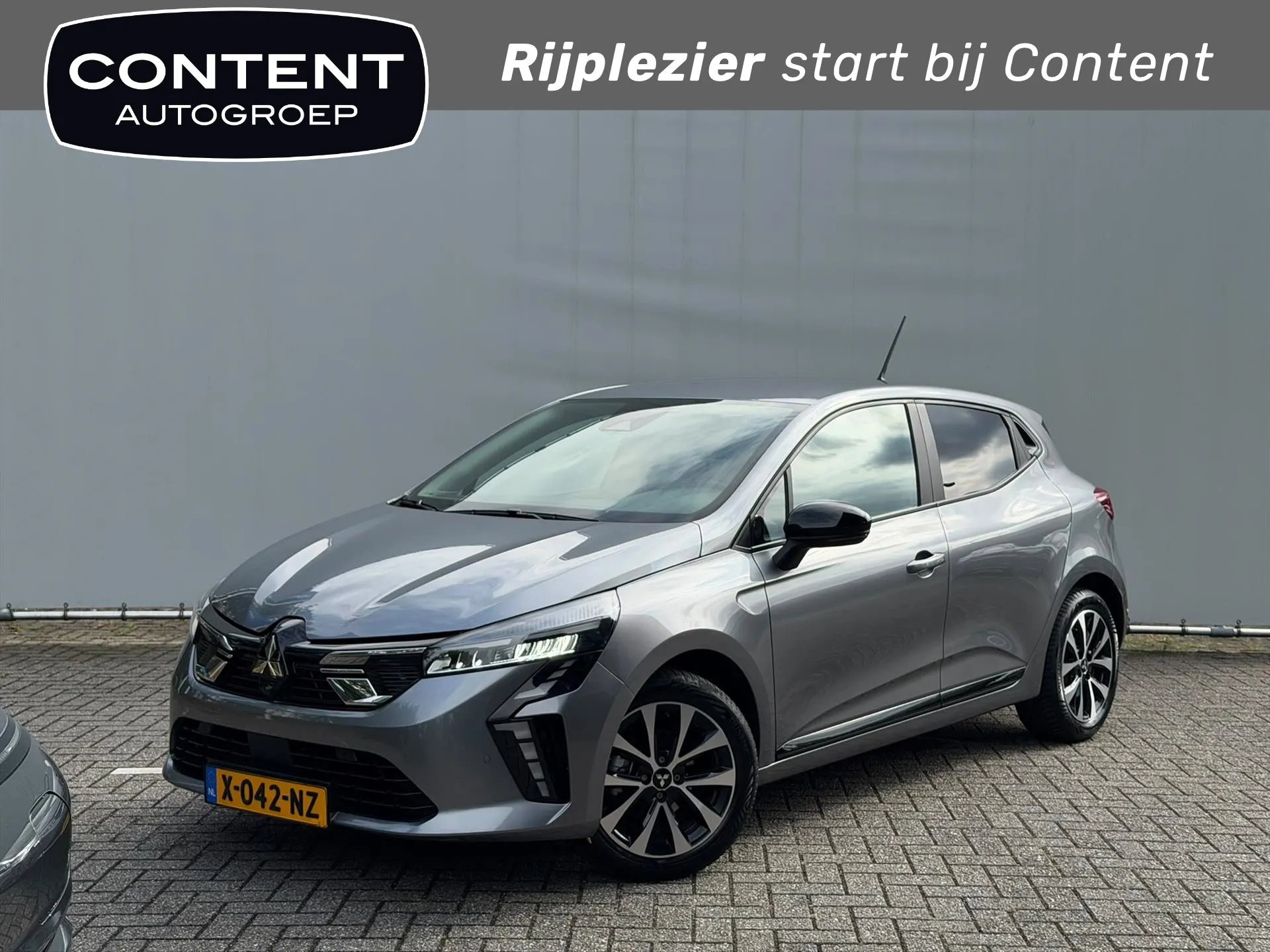 Mitsubishi Colt met kenteken X-042-NZ – vooraanzicht