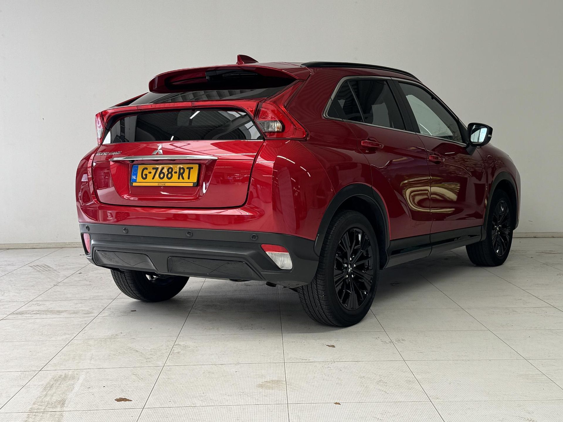 Mitsubishi EclipseCross met kenteken G-768-RT – achteraanzicht