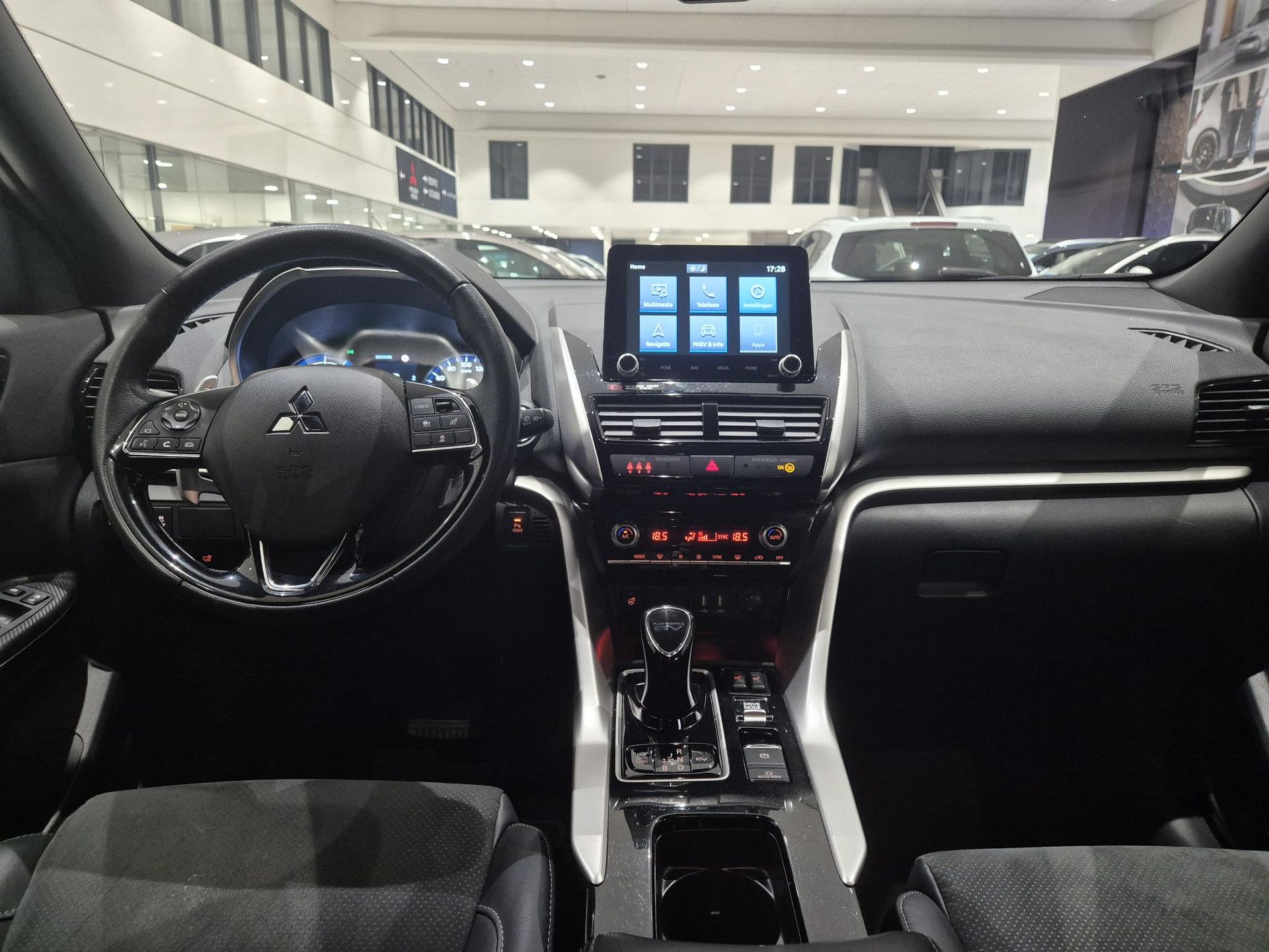 Mitsubishi EclipseCross met kenteken R-421-PR – interieur