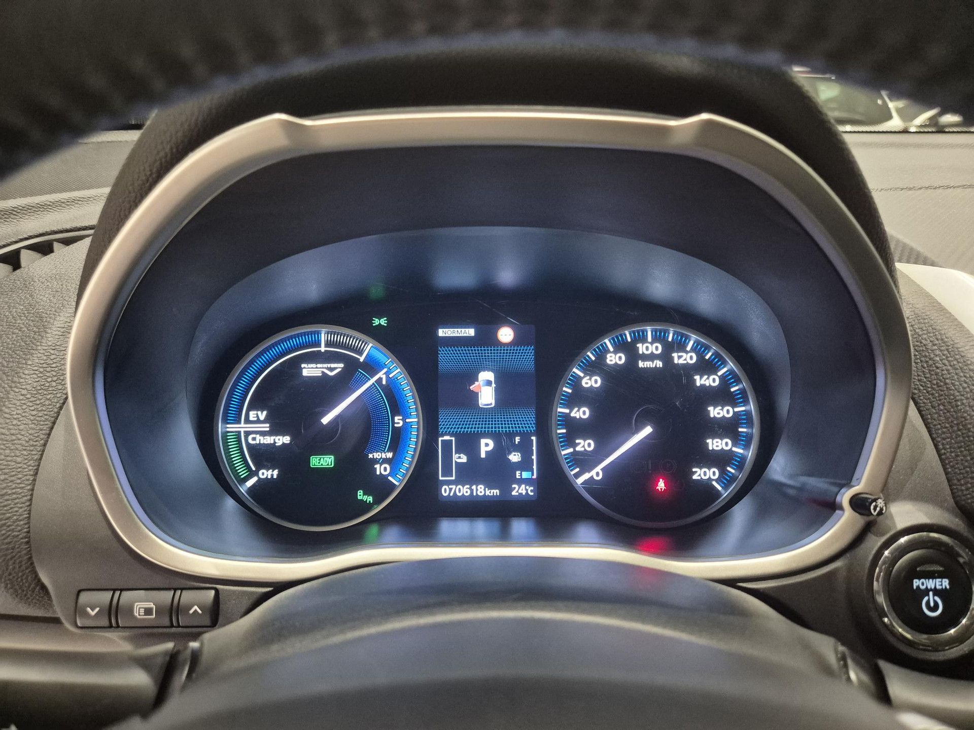 Mitsubishi EclipseCross met kenteken R-421-PR – dashboard