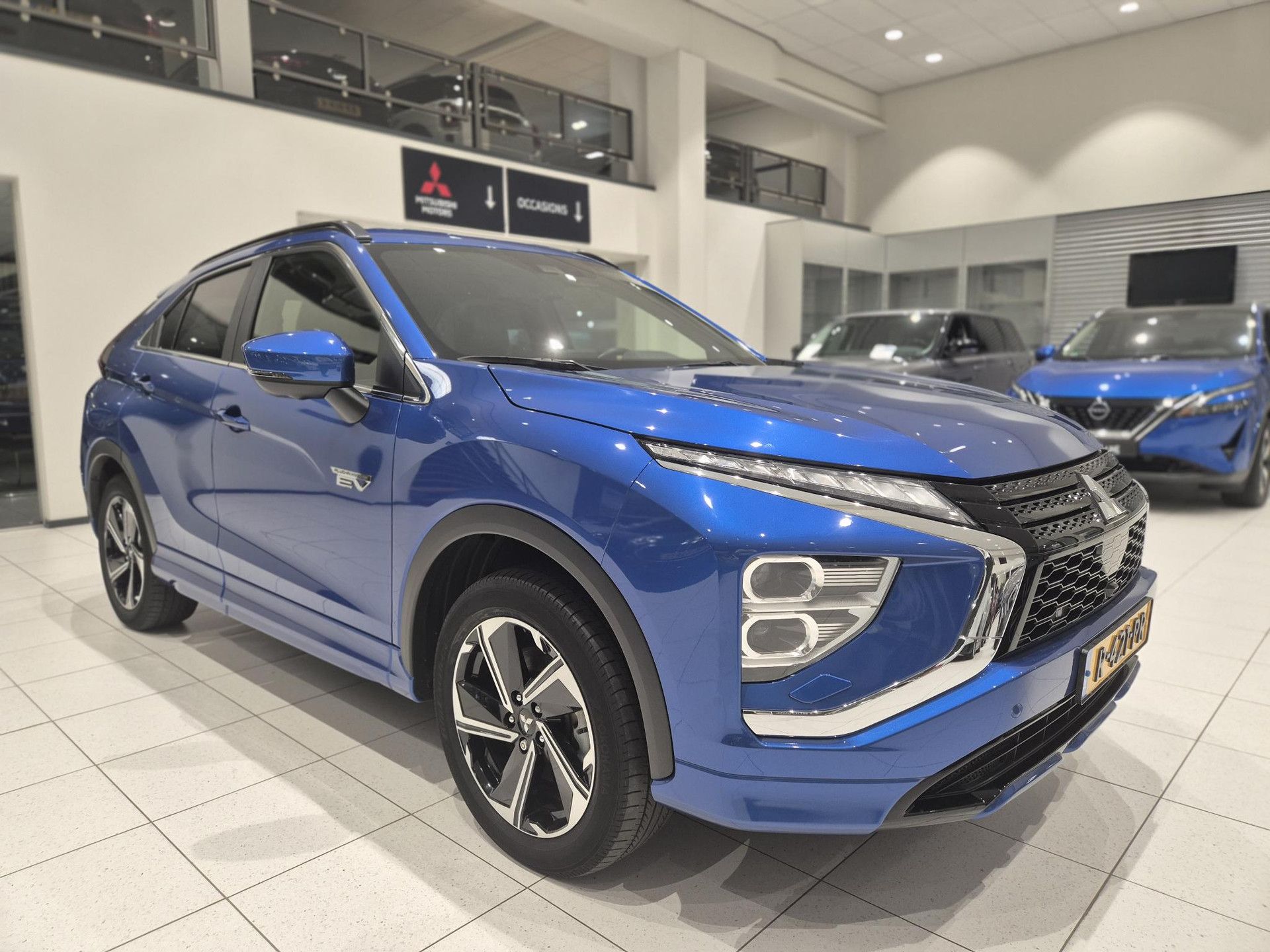 Mitsubishi EclipseCross met kenteken R-421-PR – detailfoto