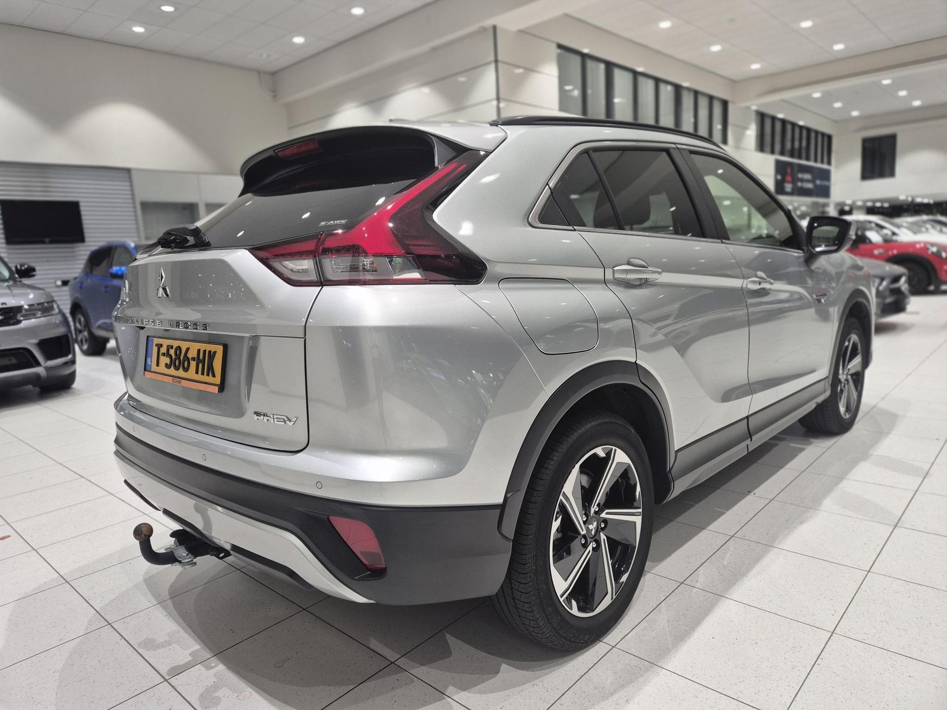 Mitsubishi EclipseCross met kenteken T-586-HK – achteraanzicht