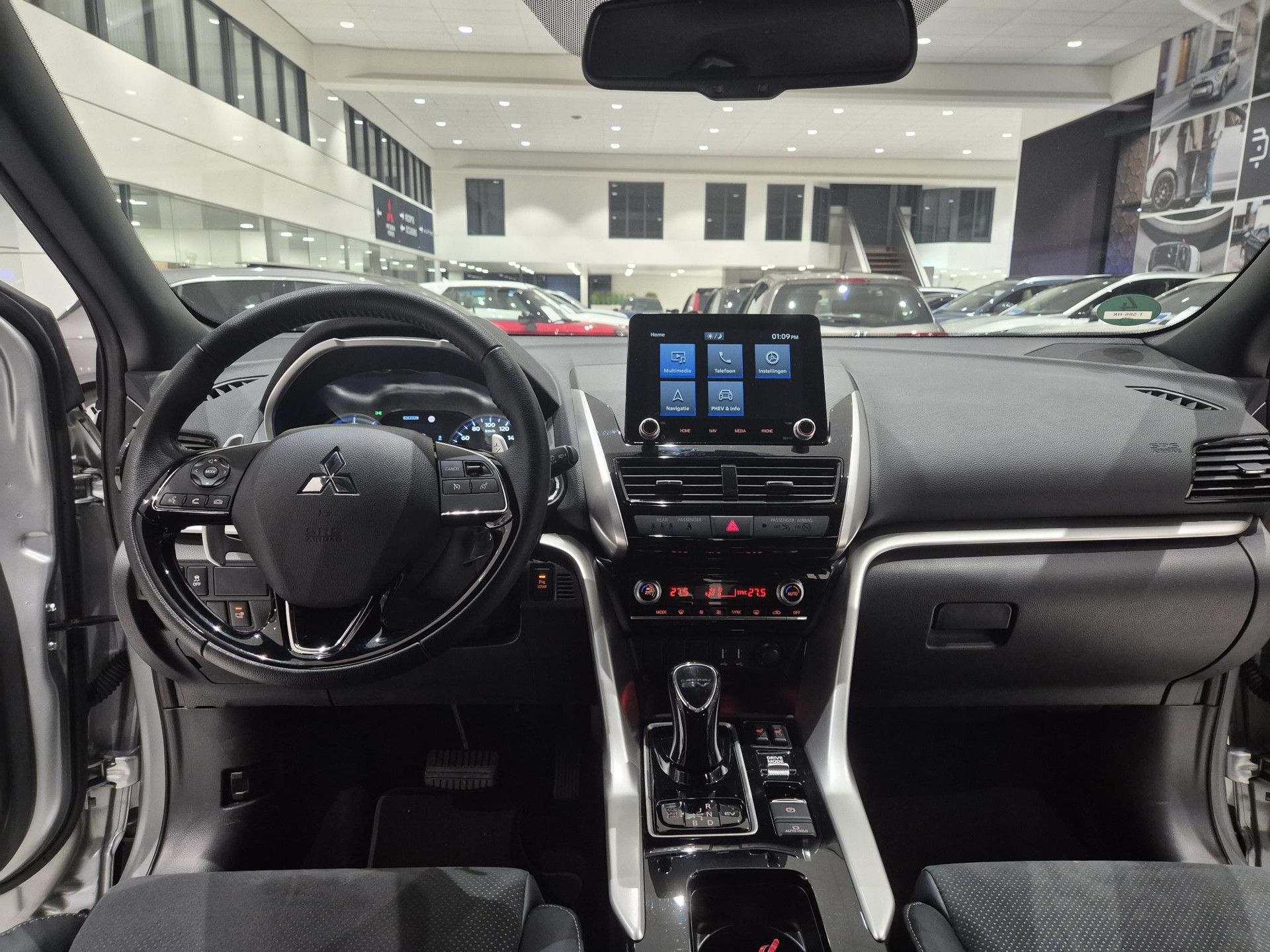 Mitsubishi EclipseCross met kenteken T-586-HK – interieur