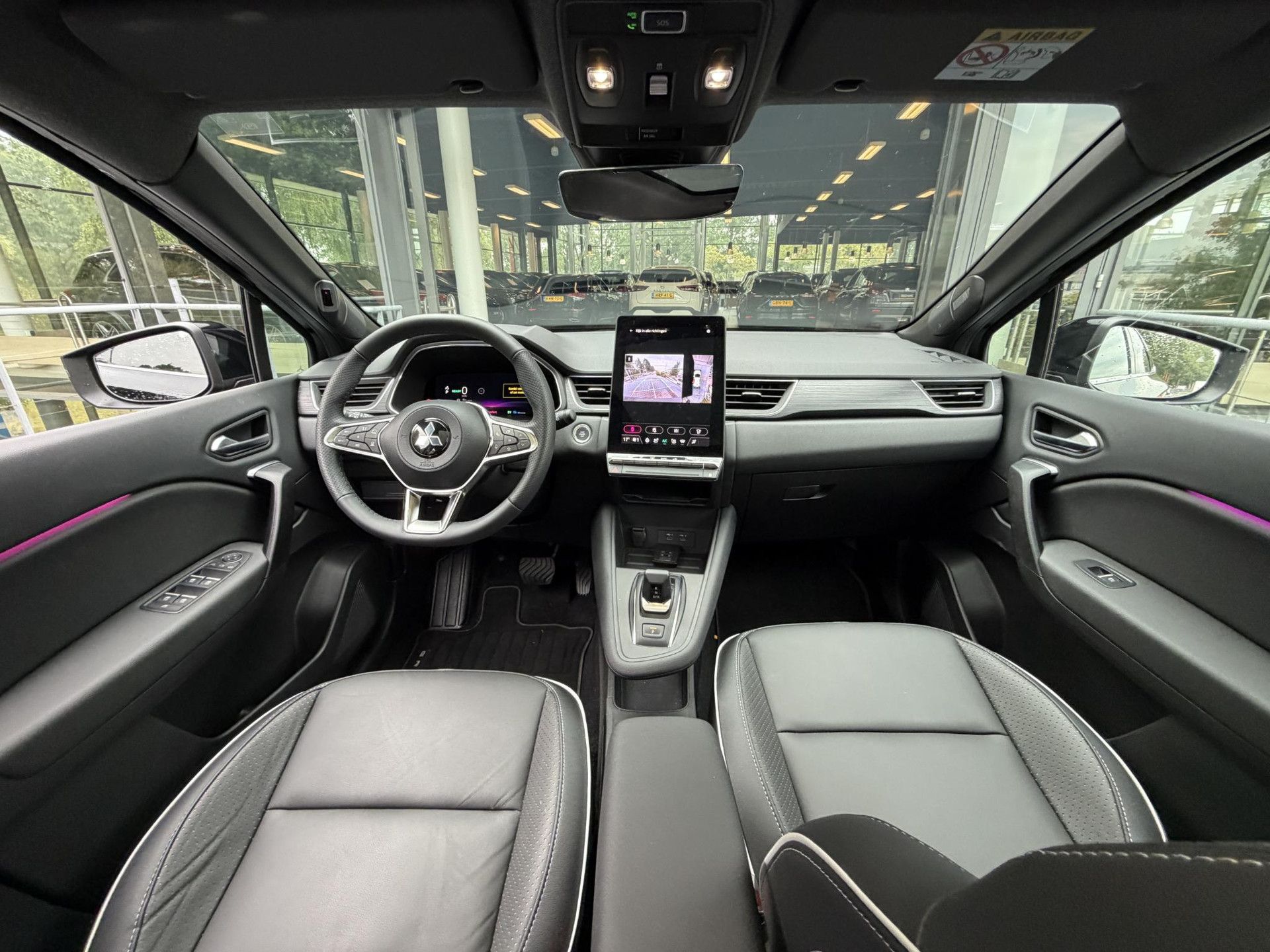 Mitsubishi Grandis met kenteken KNV-46-R – interieur