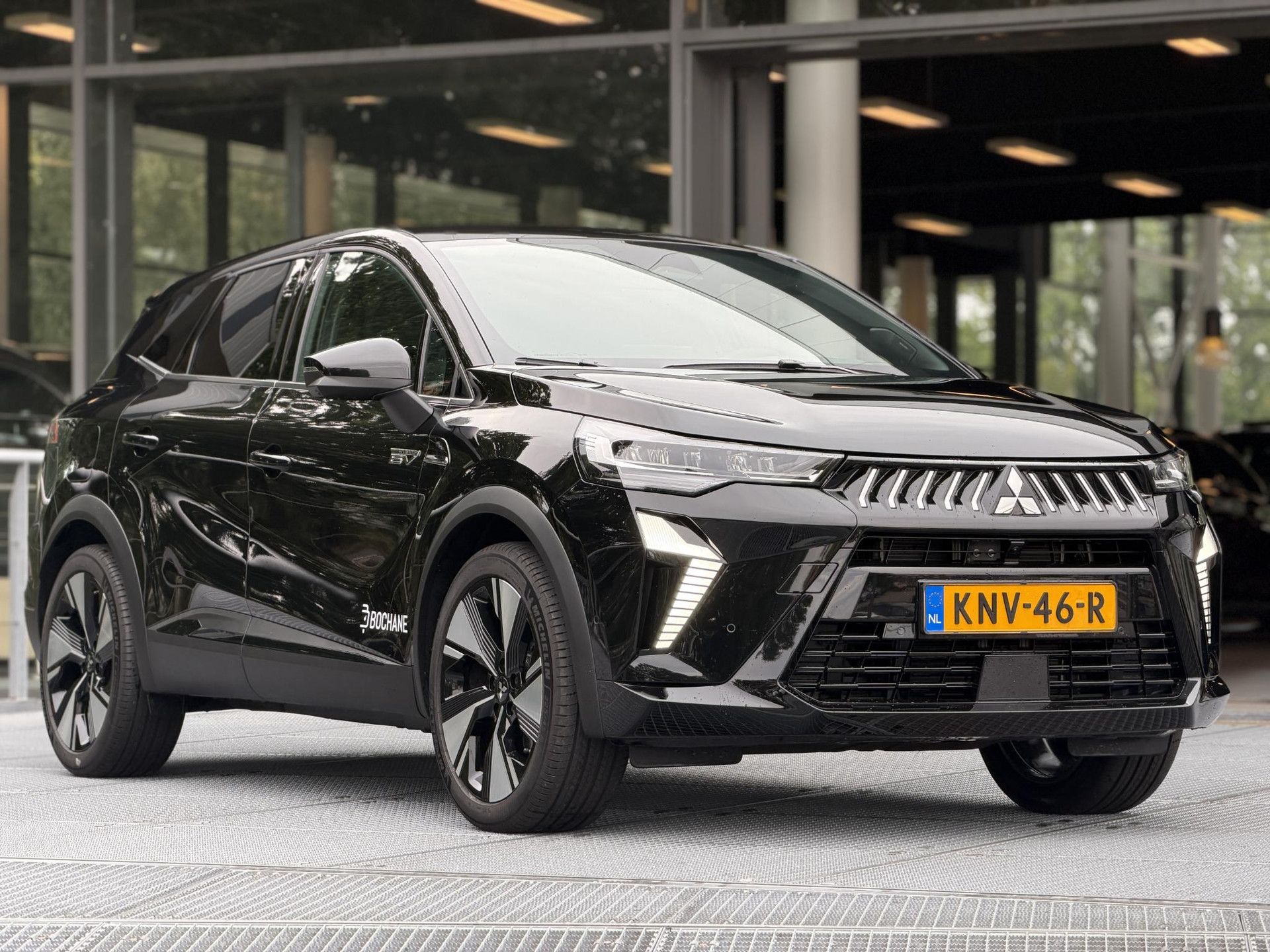 Mitsubishi Grandis met kenteken KNV-46-R – detailfoto