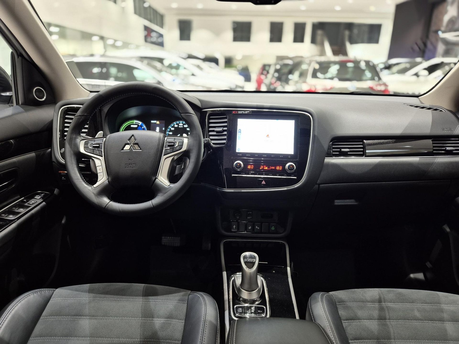 Mitsubishi Outlander met kenteken K-759-VD – interieur
