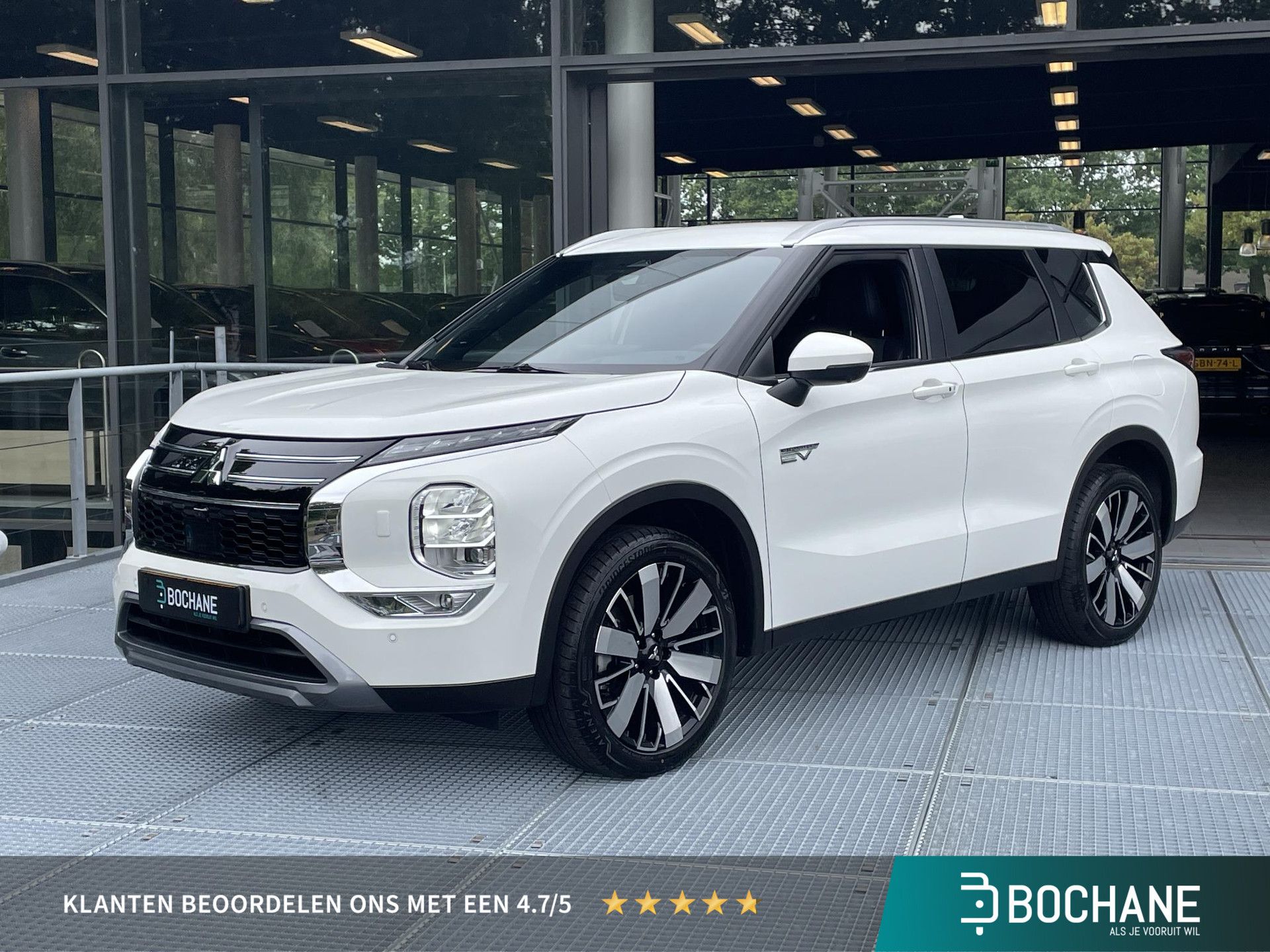 Mitsubishi Outlander met kenteken KNL-97-H – vooraanzicht