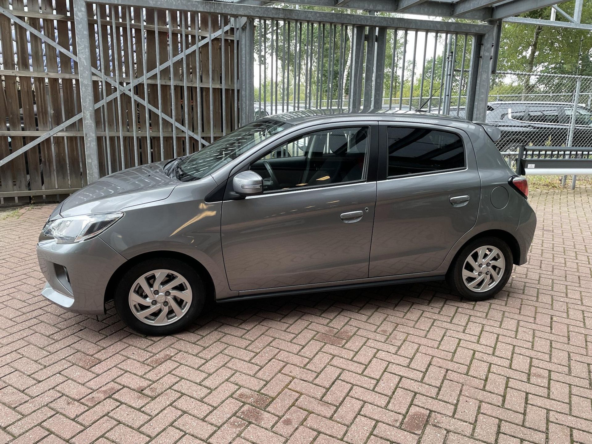 Mitsubishi SpaceStar met kenteken J-377-PB – detailfoto