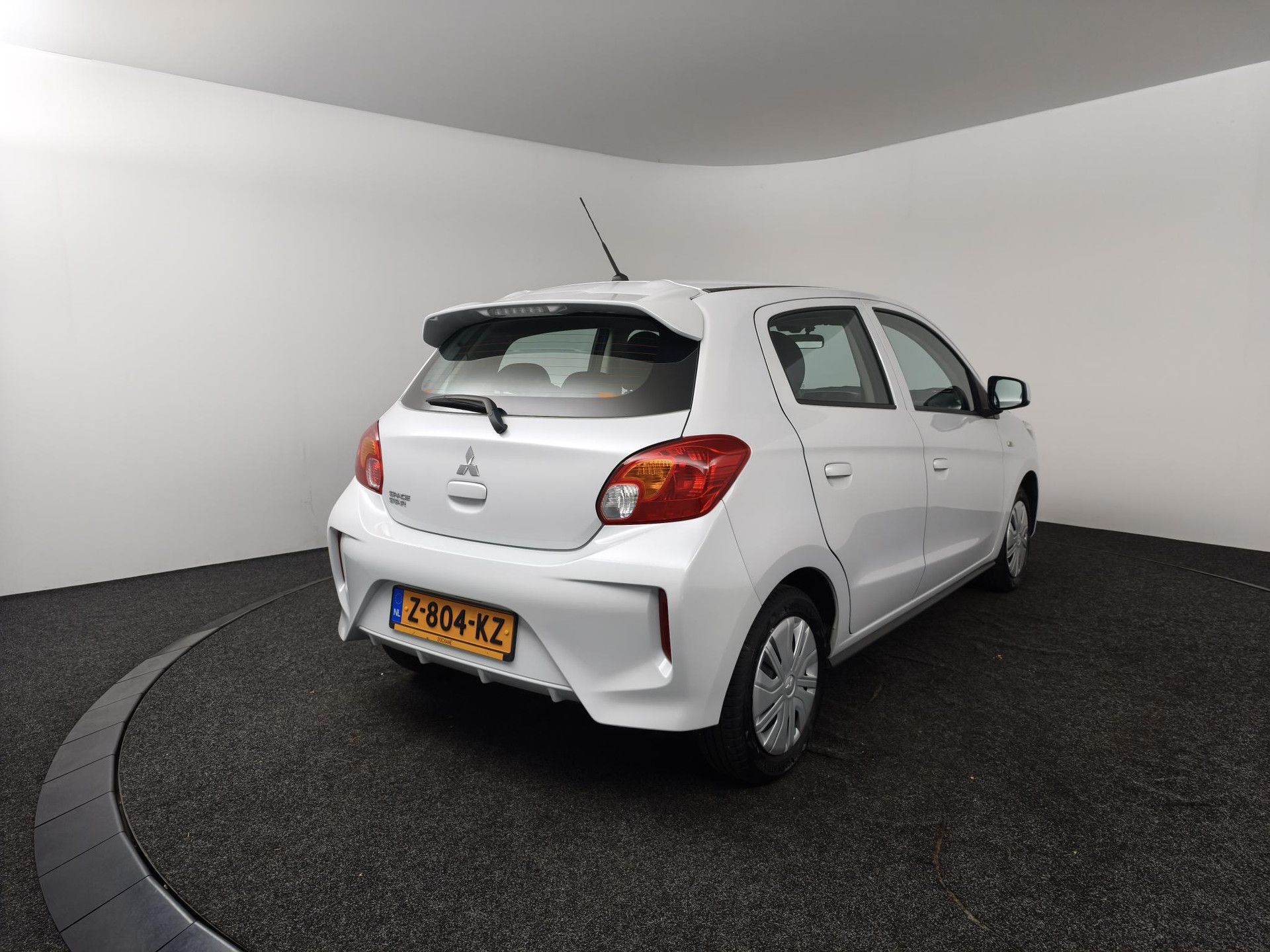 Mitsubishi SpaceStar met kenteken Z-811-KZ – achteraanzicht