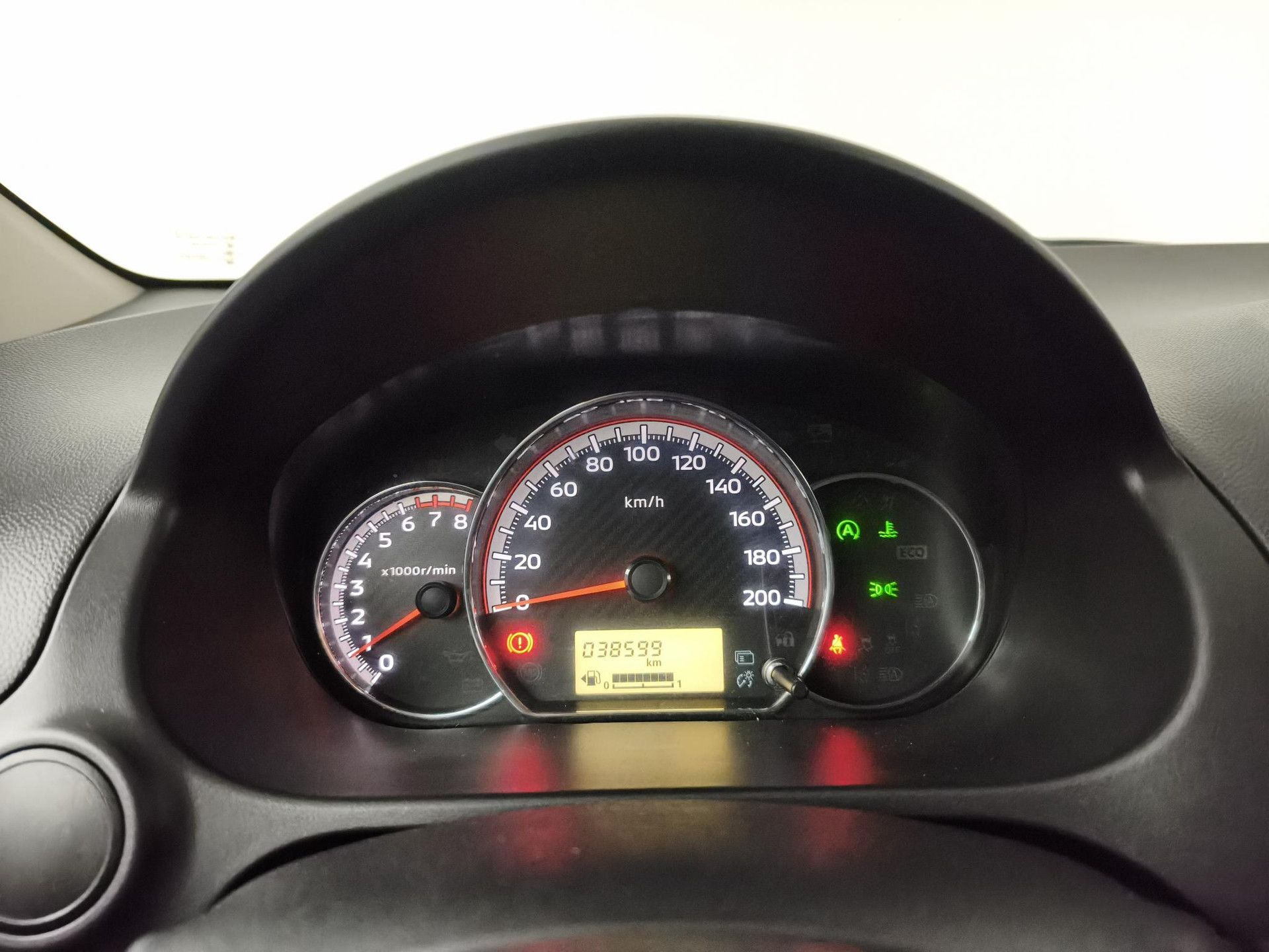 Mitsubishi SpaceStar met kenteken Z-811-KZ – dashboard