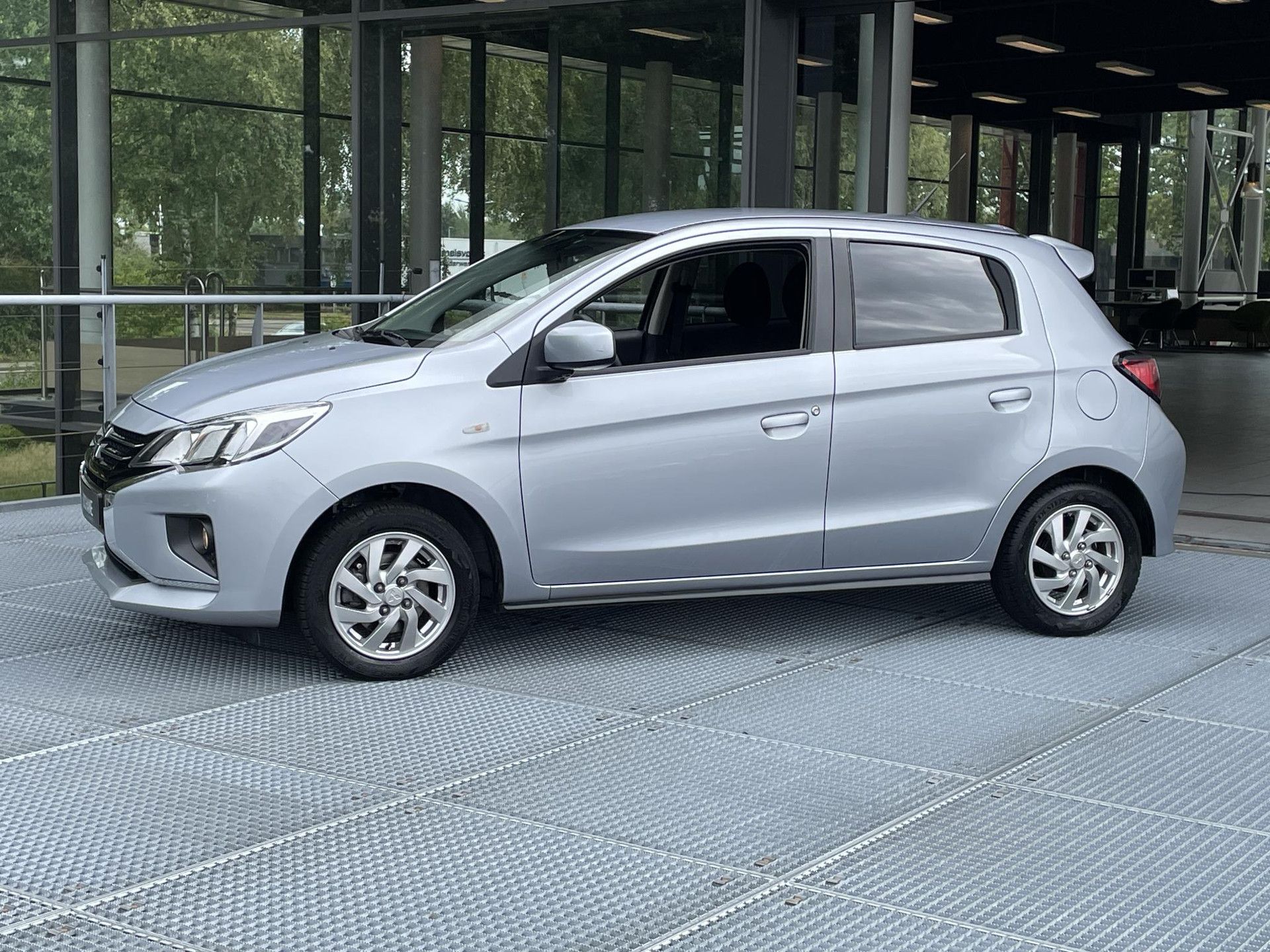 Mitsubishi SpaceStar met kenteken Z-818-KZ – achteraanzicht