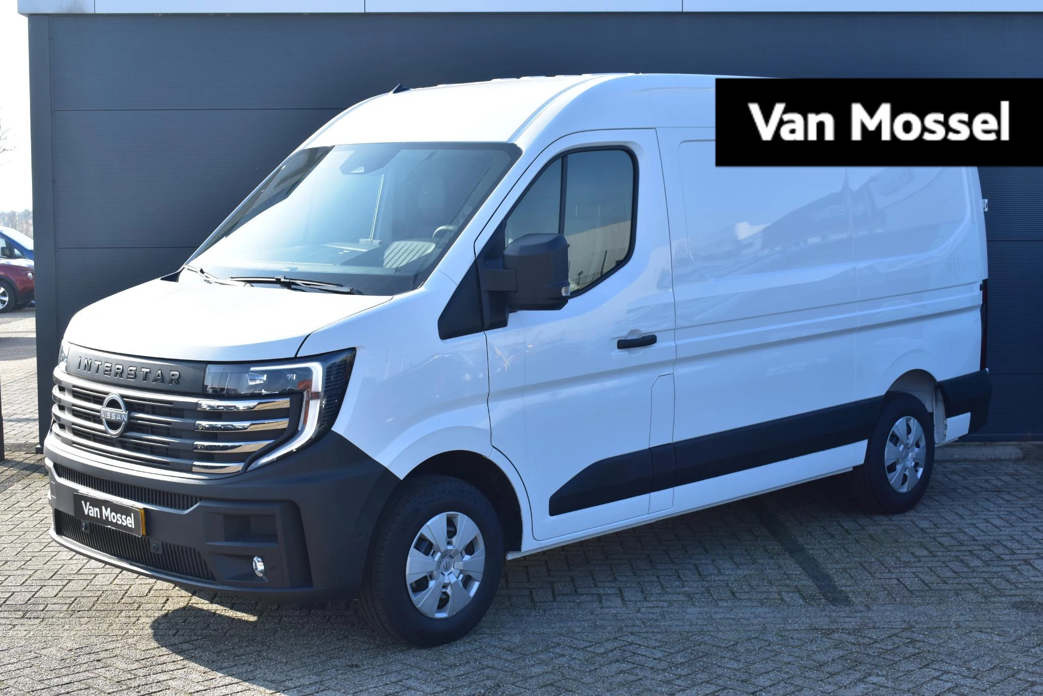 Nissan Interstar – autofoto 2