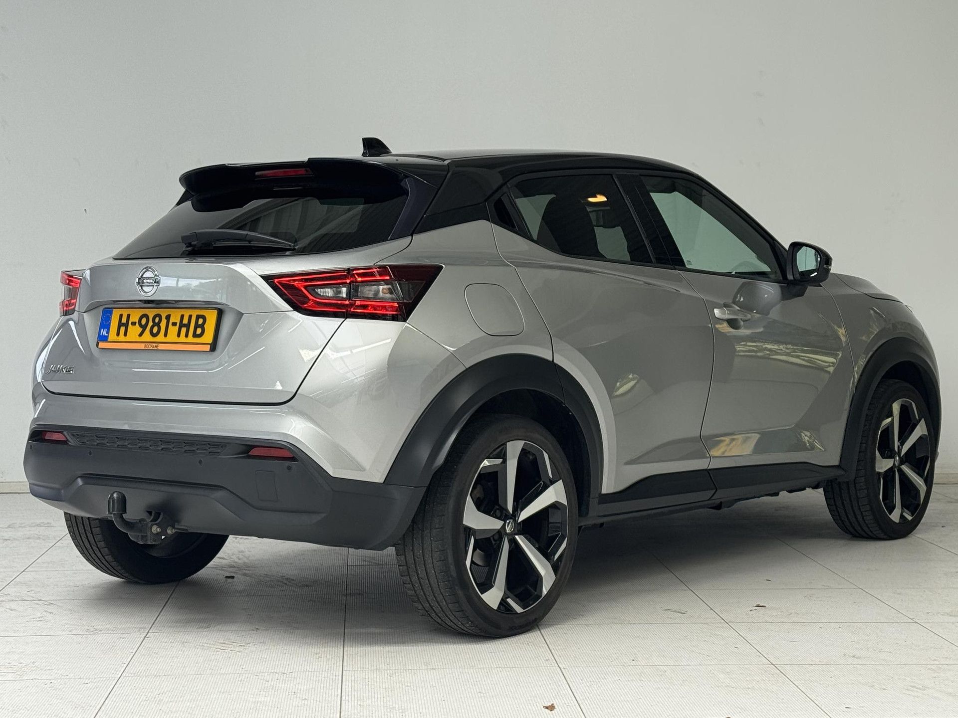 Nissan Juke met kenteken H-981-HB – achteraanzicht