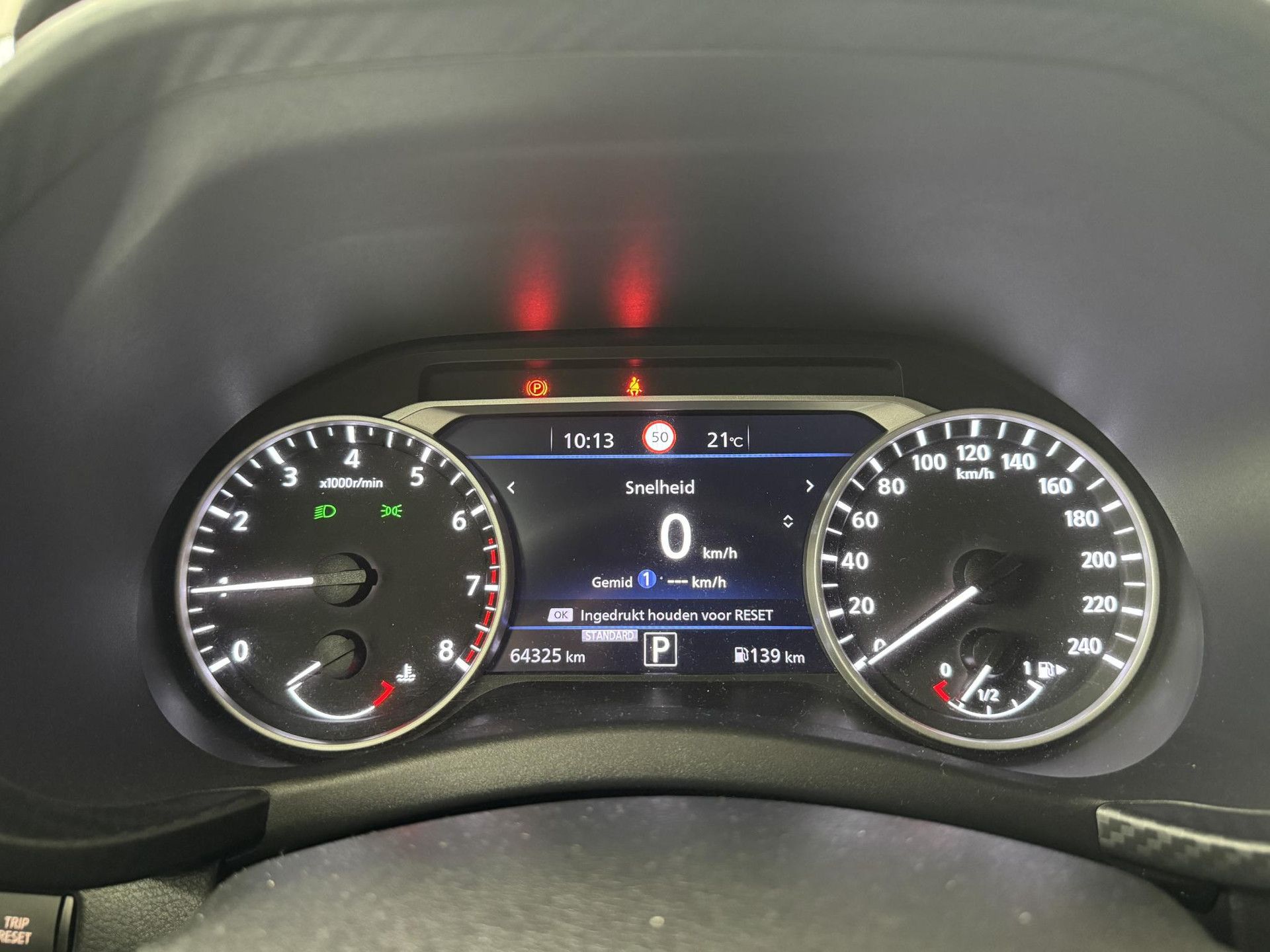 Nissan Juke met kenteken H-981-HB – dashboard