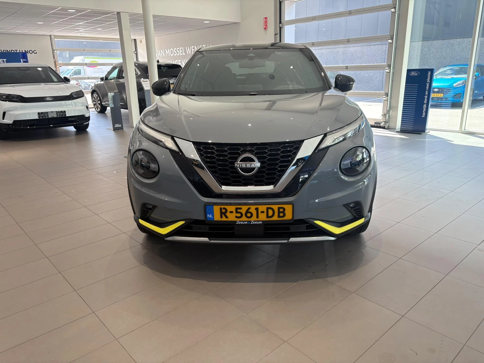 Nissan Juke met kenteken R-561-DB – autofoto 4