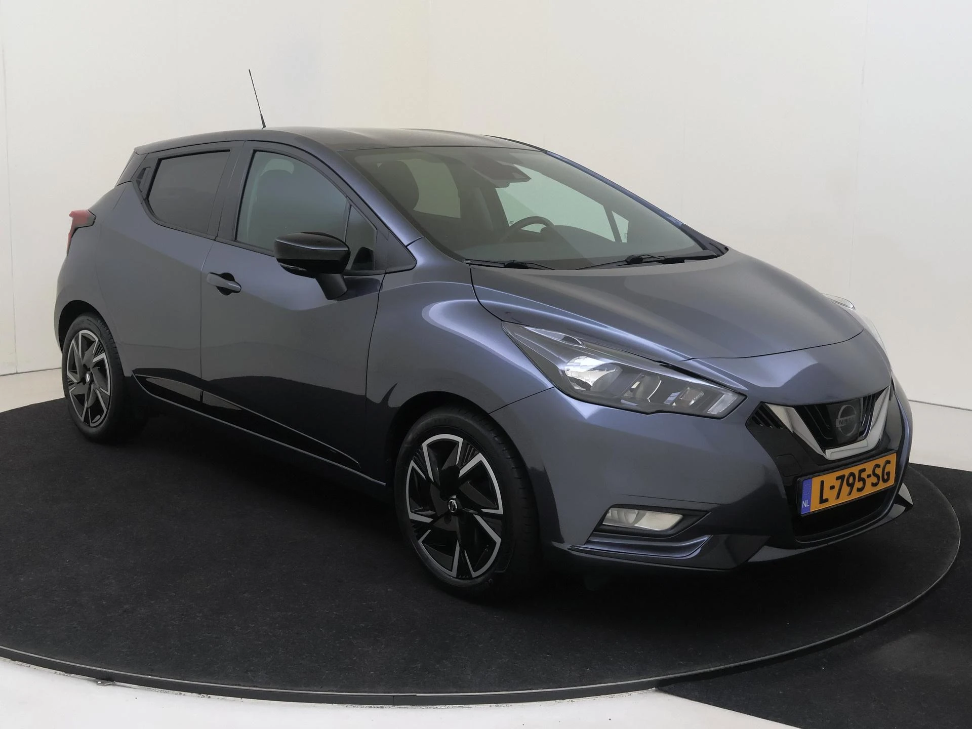 Nissan Micra met kenteken L-795-SG – autofoto 3