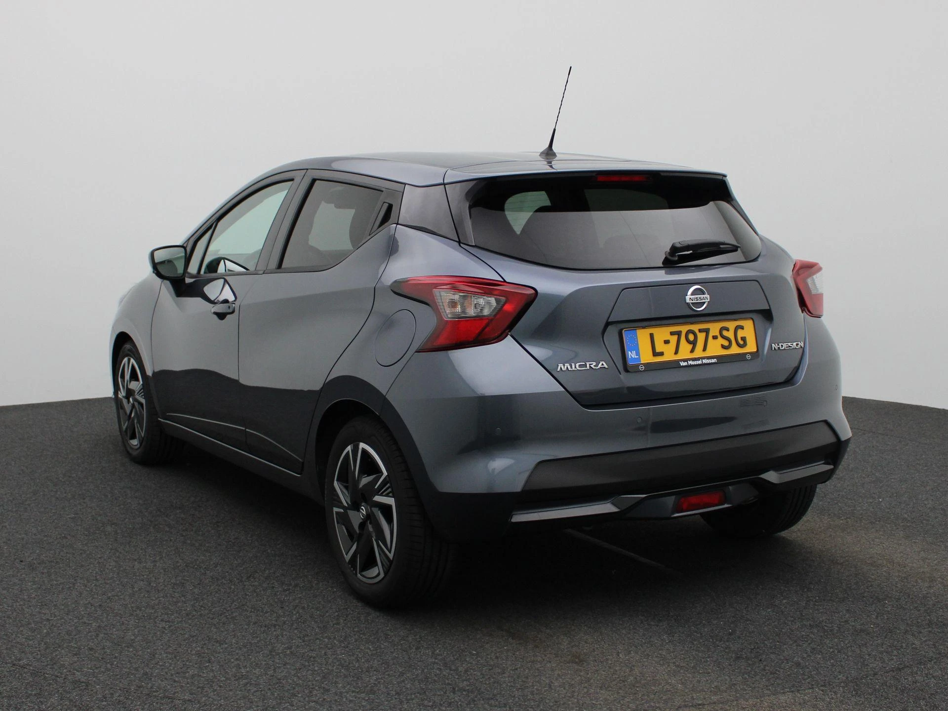 Nissan Micra met kenteken L-797-SG – autofoto 3