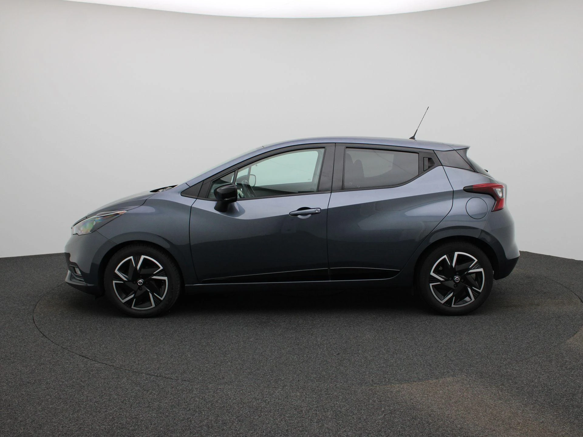 Nissan Micra met kenteken L-797-SG – autofoto 5