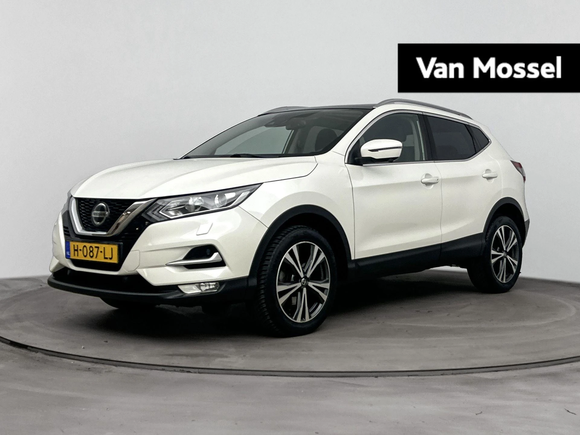 Nissan QASHQAI met kenteken 70100 – autofoto 2