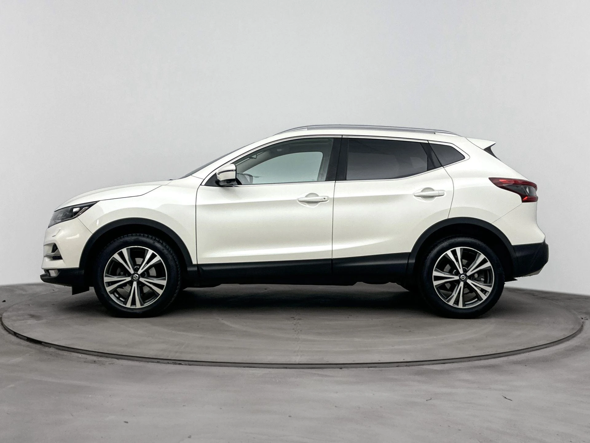 Nissan QASHQAI met kenteken 70100 – autofoto 3