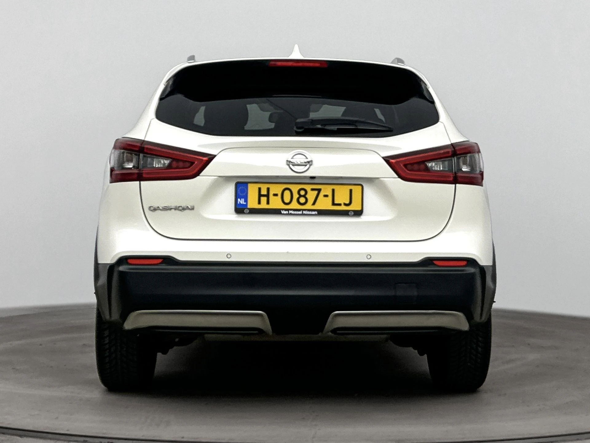 Nissan QASHQAI met kenteken 70100 – autofoto 4