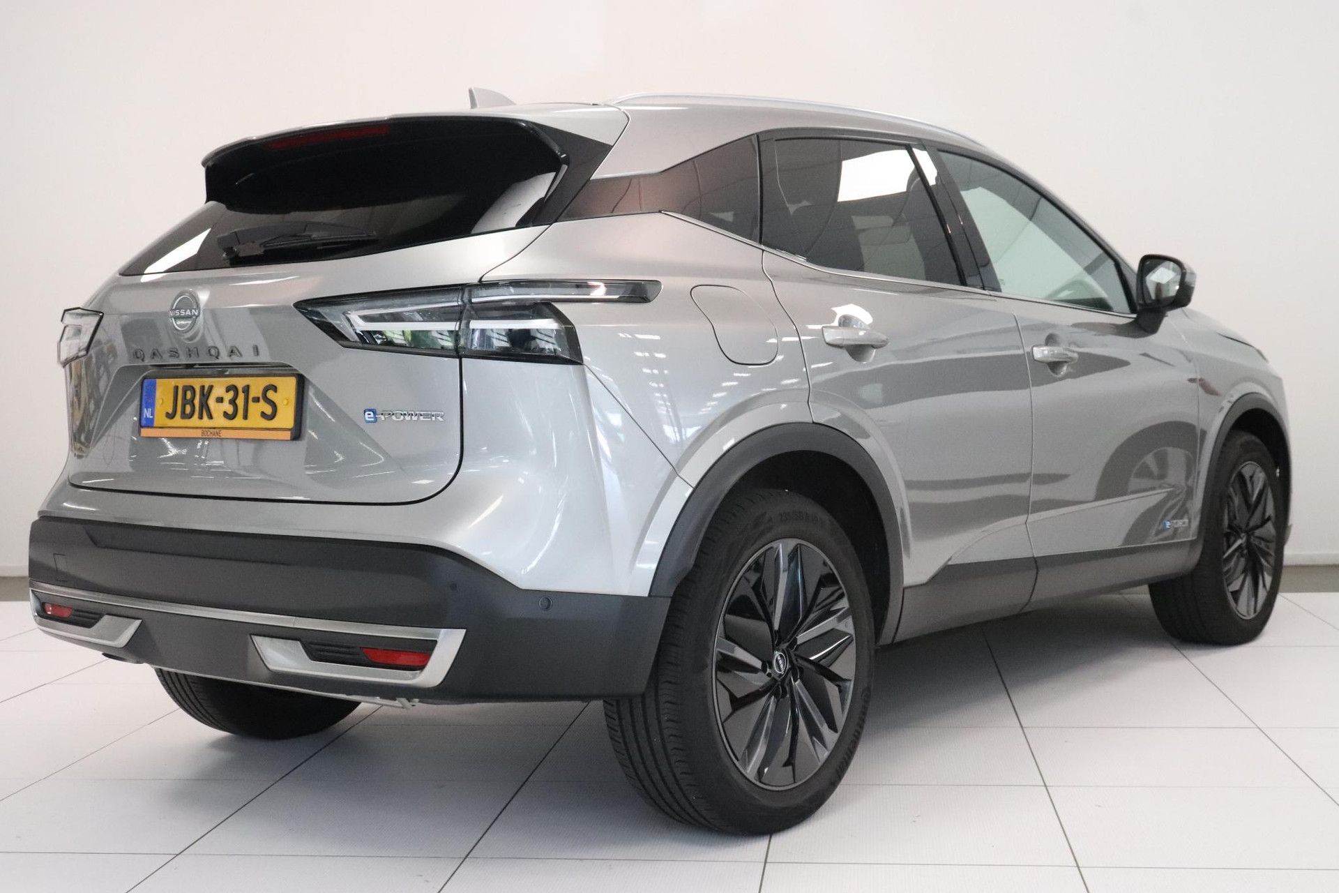 Nissan QASHQAI met kenteken JBK-31-S – achteraanzicht