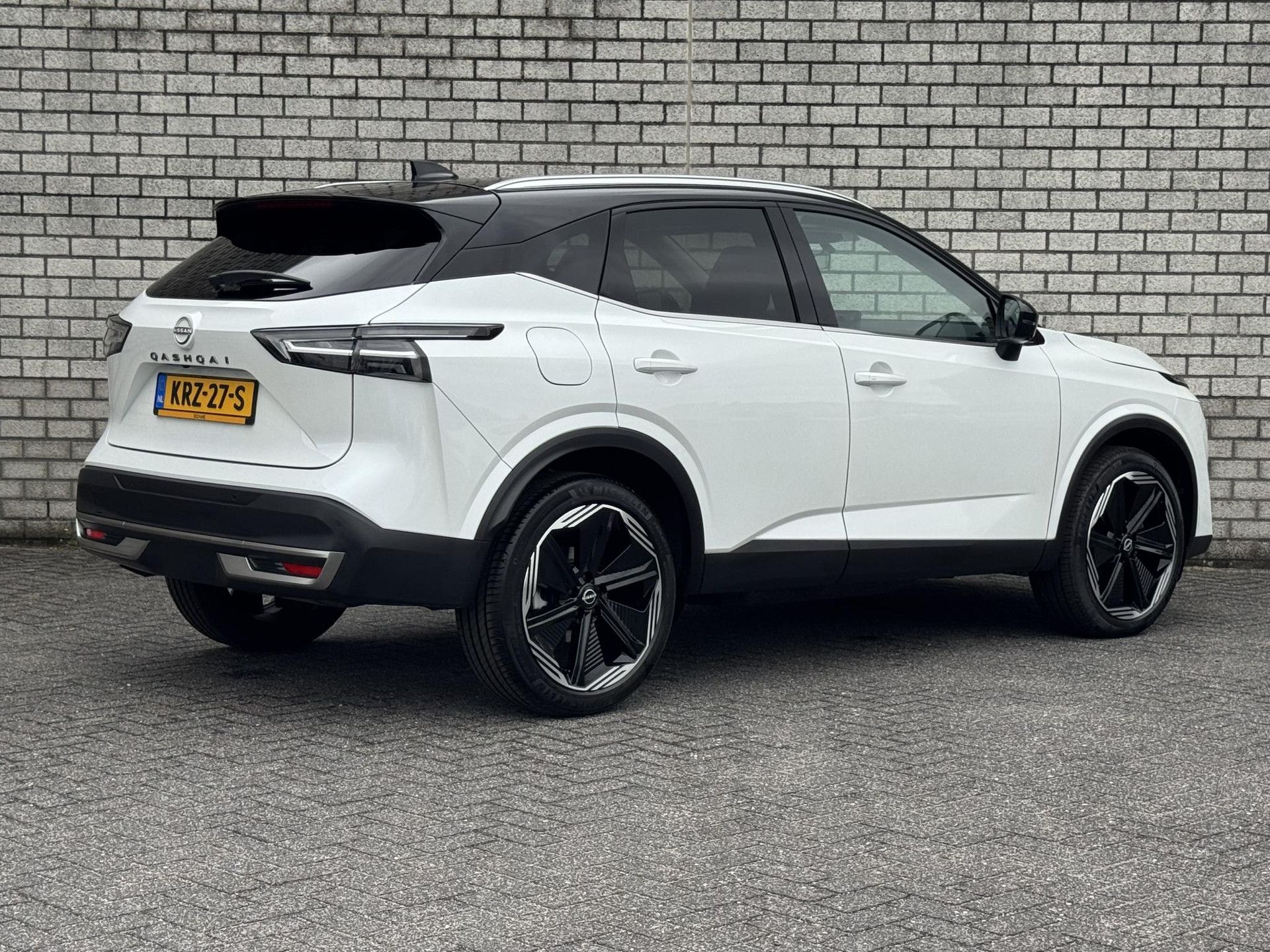 Nissan QASHQAI met kenteken KRZ-27-S – achteraanzicht